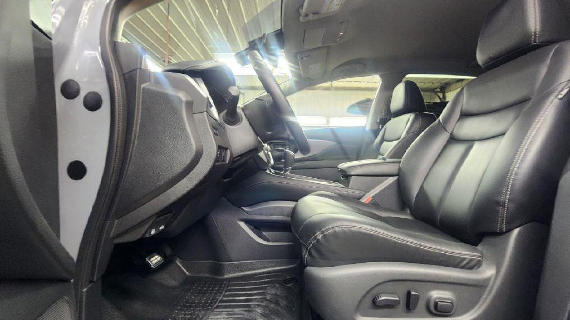 2023 GRAY NISSAN MURANO SV - AWD (5N1AZ2BS9PC) with an 3.5L engine, Automatic transmission, located at 101 S. Halleck St., DeMotte, 46310, (219) 987-2922, 41.202343, -87.198189 - Photo#3