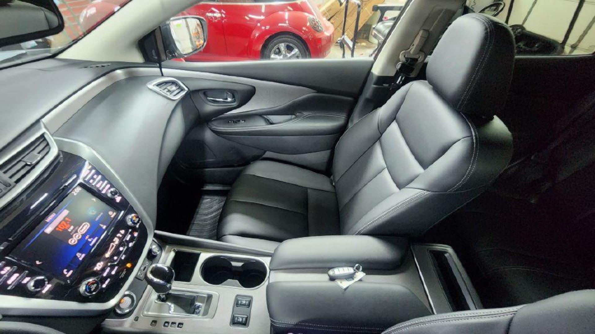 2023 GRAY NISSAN MURANO SV - AWD (5N1AZ2BS9PC) with an 3.5L engine, Automatic transmission, located at 101 S. Halleck St., DeMotte, 46310, (219) 987-2922, 41.202343, -87.198189 - Photo#8