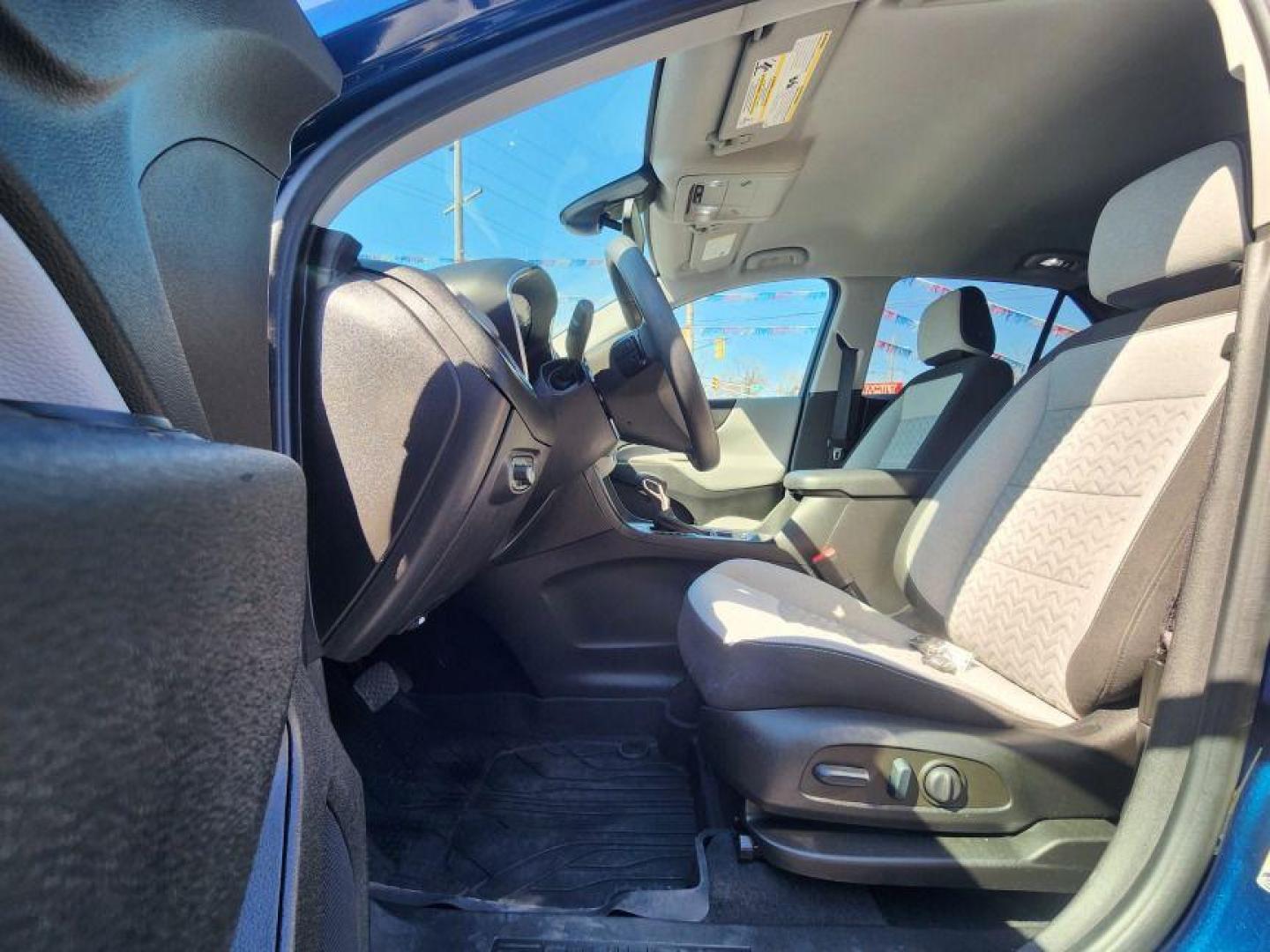 2022 BLUE CHEVROLET EQUINOX LS - FWD (3GNAXHEV5NS) with an 1.5L engine, Automatic transmission, located at 101 S. Halleck St., DeMotte, 46310, (219) 987-2922, 41.202343, -87.198189 - Photo#4