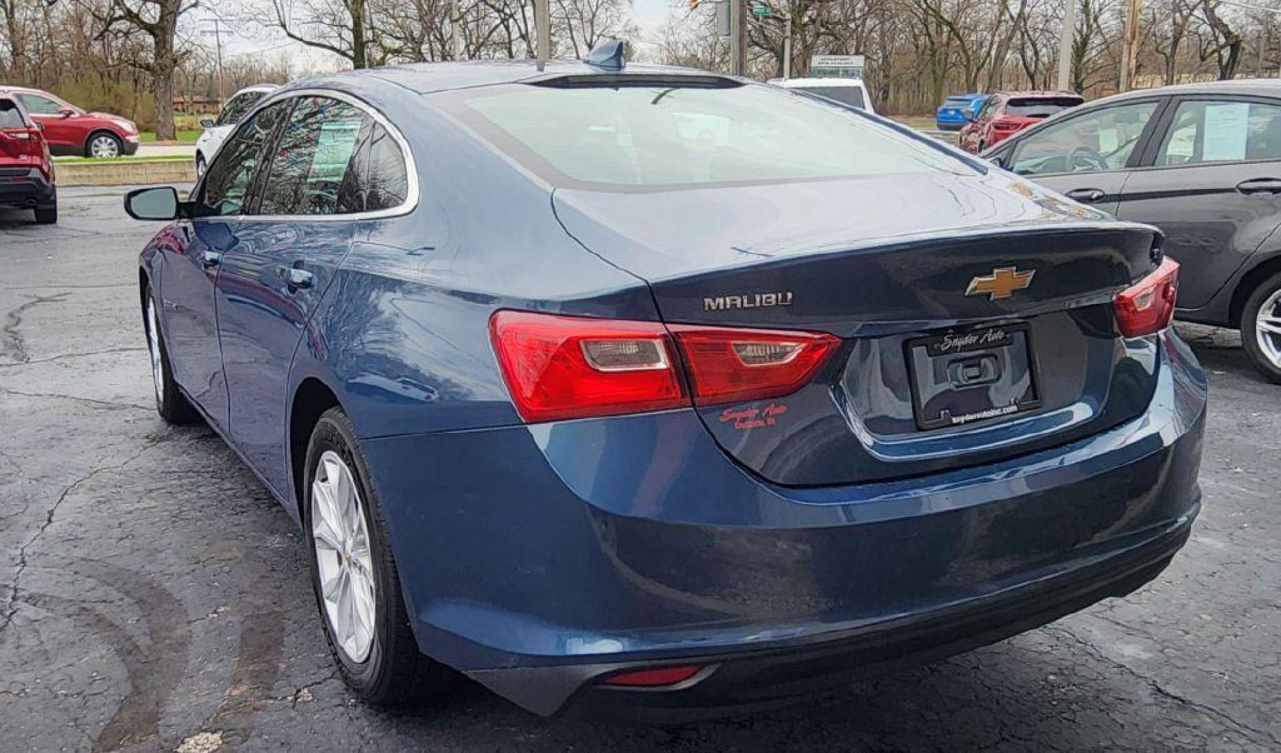 2024 BLUE CHEVROLET MALIBU LT - FWD (1G1ZD5ST3RF) with an 1.5L engine, Automatic transmission, located at 101 S. Halleck St., DeMotte, 46310, (219) 987-2922, 41.202343, -87.198189 - Photo#3