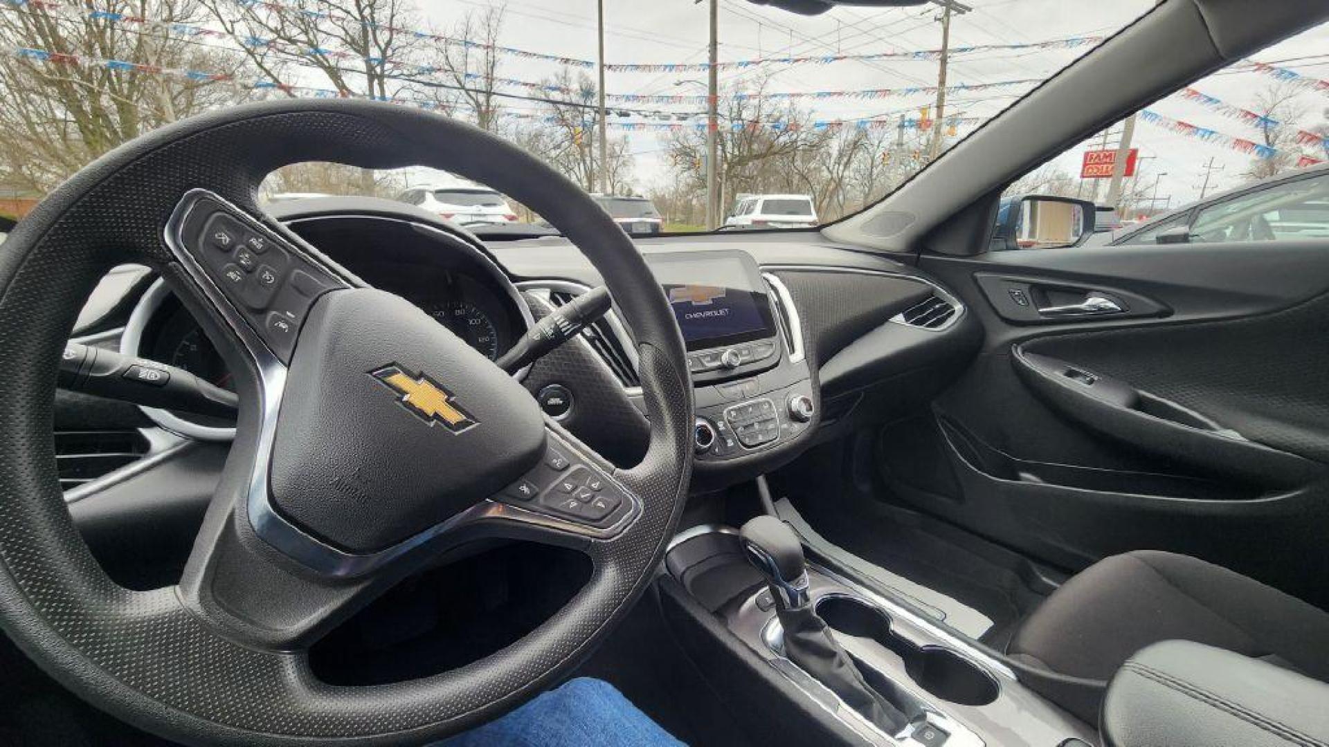 2024 BLUE CHEVROLET MALIBU LT - FWD (1G1ZD5ST3RF) with an 1.5L engine, Automatic transmission, located at 101 S. Halleck St., DeMotte, 46310, (219) 987-2922, 41.202343, -87.198189 - Photo#8