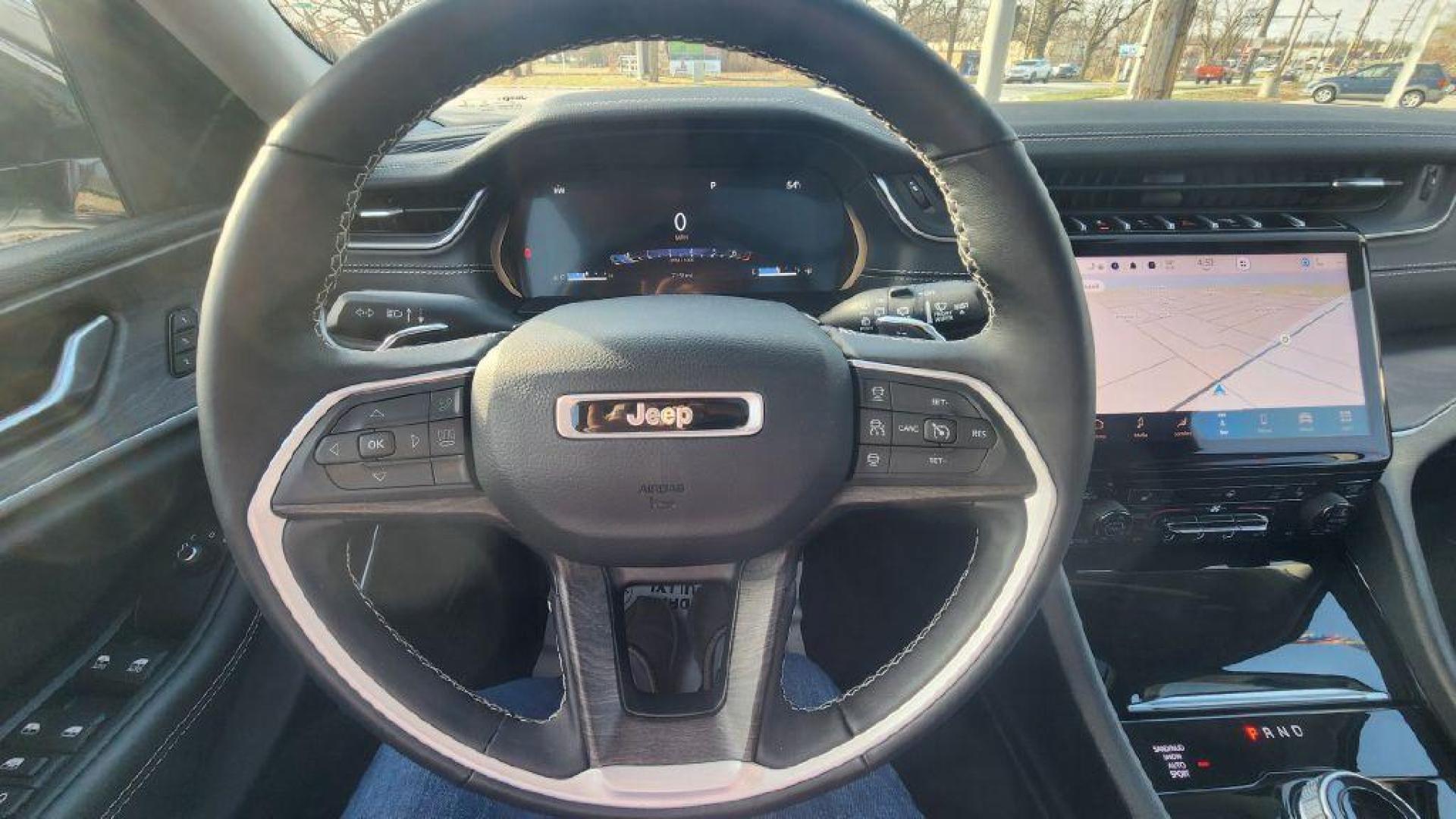 2022 WHITE JEEP GRAND CHEROKEE LIMITED - 4WD (1C4RJHBGXN8) with an 3.6L engine, Automatic transmission, located at 101 S. Halleck St., DeMotte, 46310, (219) 987-2922, 41.202343, -87.198189 - Photo#12