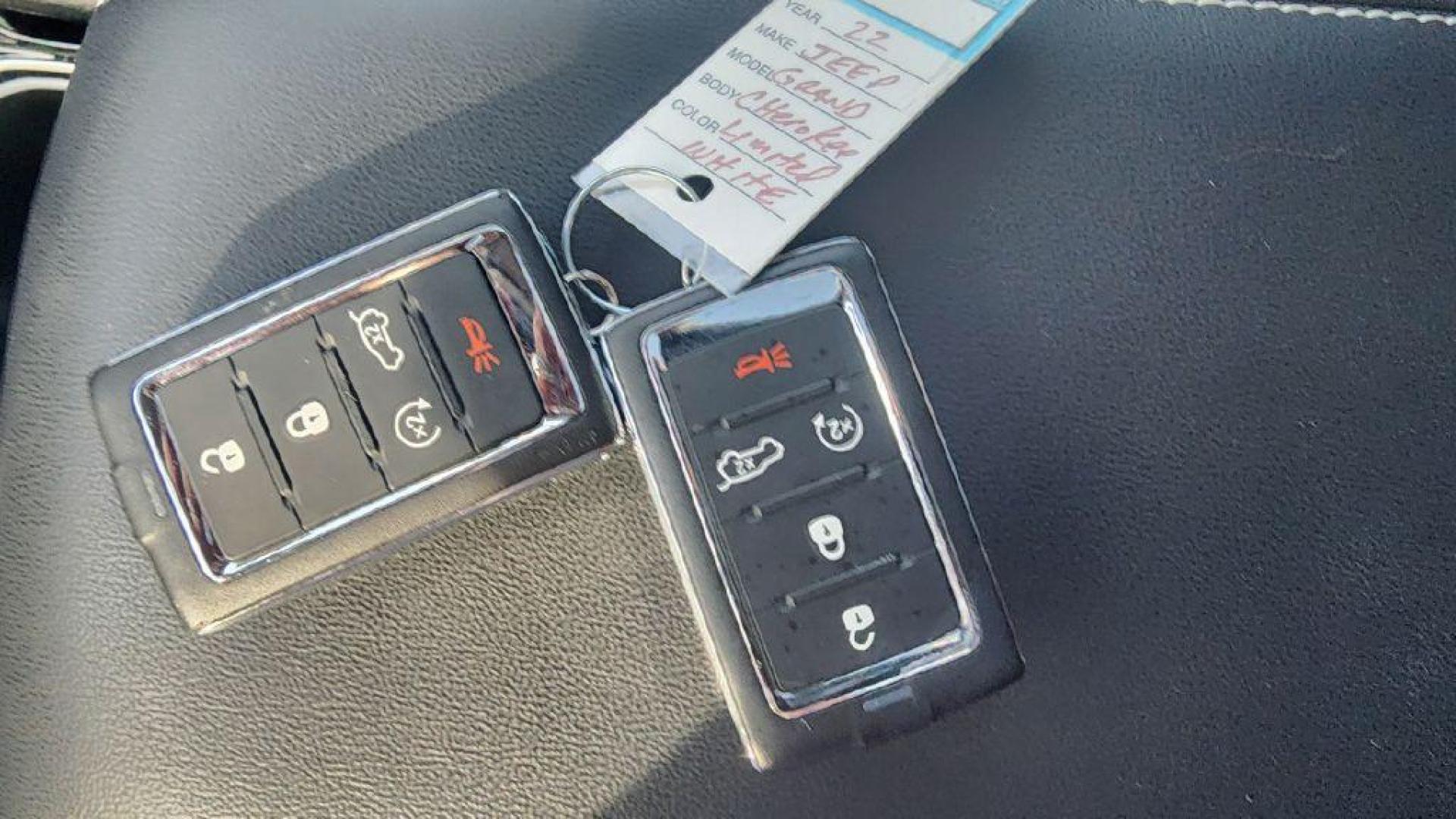 2022 WHITE JEEP GRAND CHEROKEE LIMITED - 4WD (1C4RJHBGXN8) with an 3.6L engine, Automatic transmission, located at 101 S. Halleck St., DeMotte, 46310, (219) 987-2922, 41.202343, -87.198189 - Photo#19