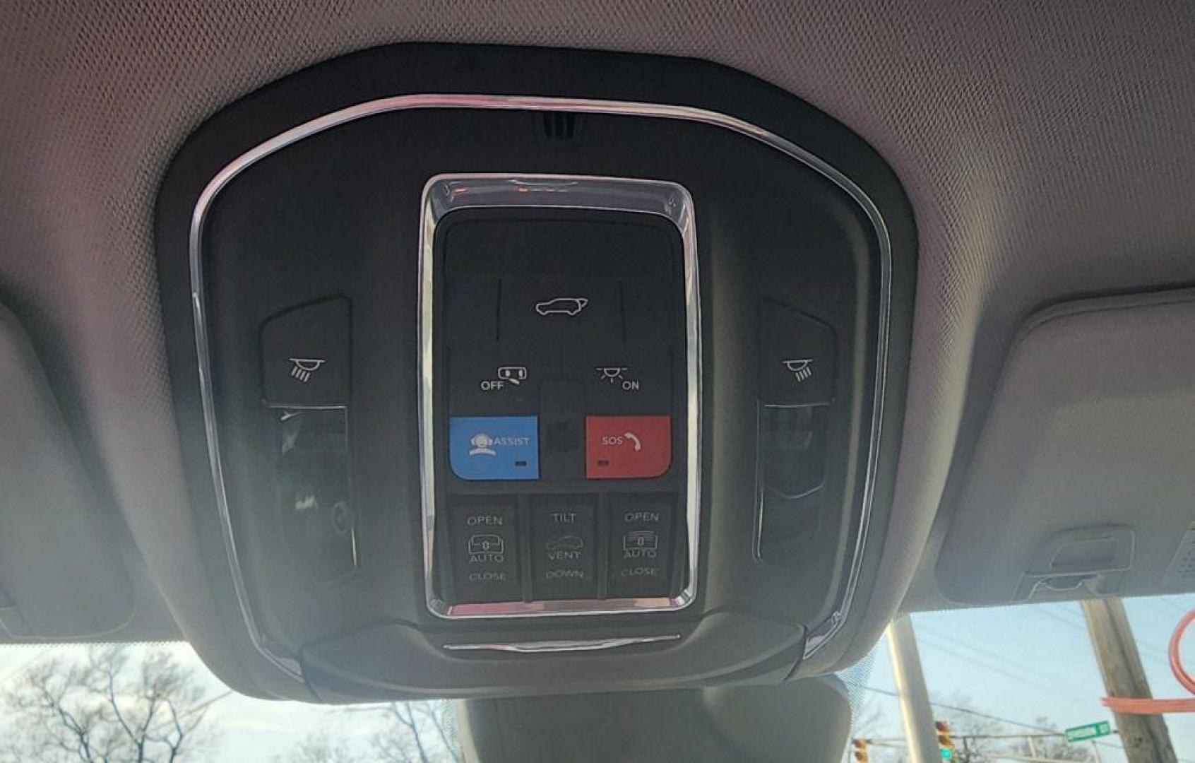 2022 WHITE JEEP GRAND CHEROKEE LIMITED - 4WD (1C4RJHBGXN8) with an 3.6L engine, Automatic transmission, located at 101 S. Halleck St., DeMotte, 46310, (219) 987-2922, 41.202343, -87.198189 - Photo#21