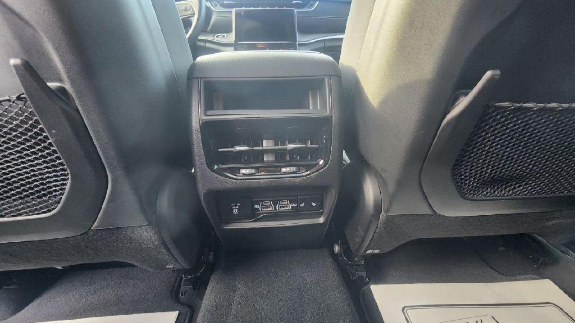 2022 WHITE JEEP GRAND CHEROKEE LIMITED - 4WD (1C4RJHBGXN8) with an 3.6L engine, Automatic transmission, located at 101 S. Halleck St., DeMotte, 46310, (219) 987-2922, 41.202343, -87.198189 - Photo#23