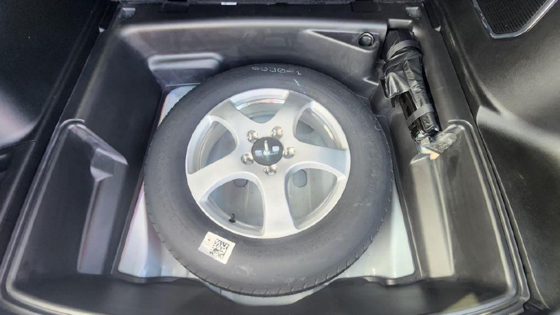 2022 WHITE JEEP GRAND CHEROKEE LIMITED - 4WD (1C4RJHBGXN8) with an 3.6L engine, Automatic transmission, located at 101 S. Halleck St., DeMotte, 46310, (219) 987-2922, 41.202343, -87.198189 - Photo#26