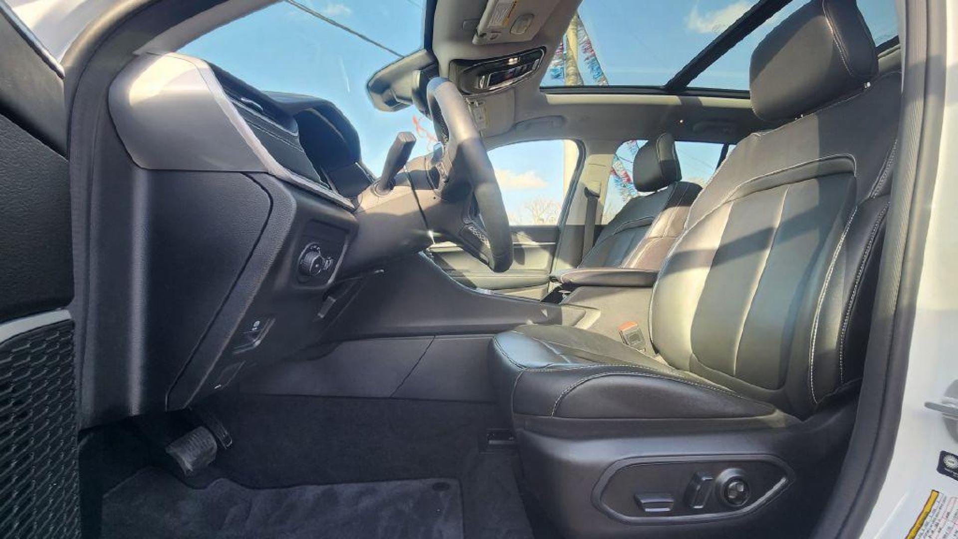 2022 WHITE JEEP GRAND CHEROKEE LIMITED - 4WD (1C4RJHBGXN8) with an 3.6L engine, Automatic transmission, located at 101 S. Halleck St., DeMotte, 46310, (219) 987-2922, 41.202343, -87.198189 - Photo#5