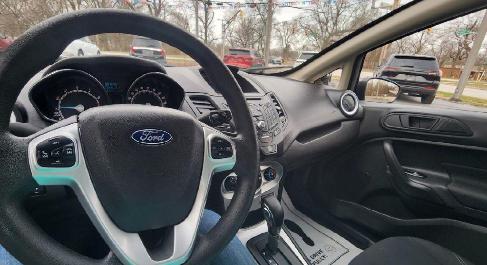2018 GRAY FORD FIESTA SE - FWD (3FADP4BJ3JM) with an 1.6L engine, Automatic transmission, located at 101 S. Halleck St., DeMotte, 46310, (219) 987-2922, 41.202343, -87.198189 - Photo#8