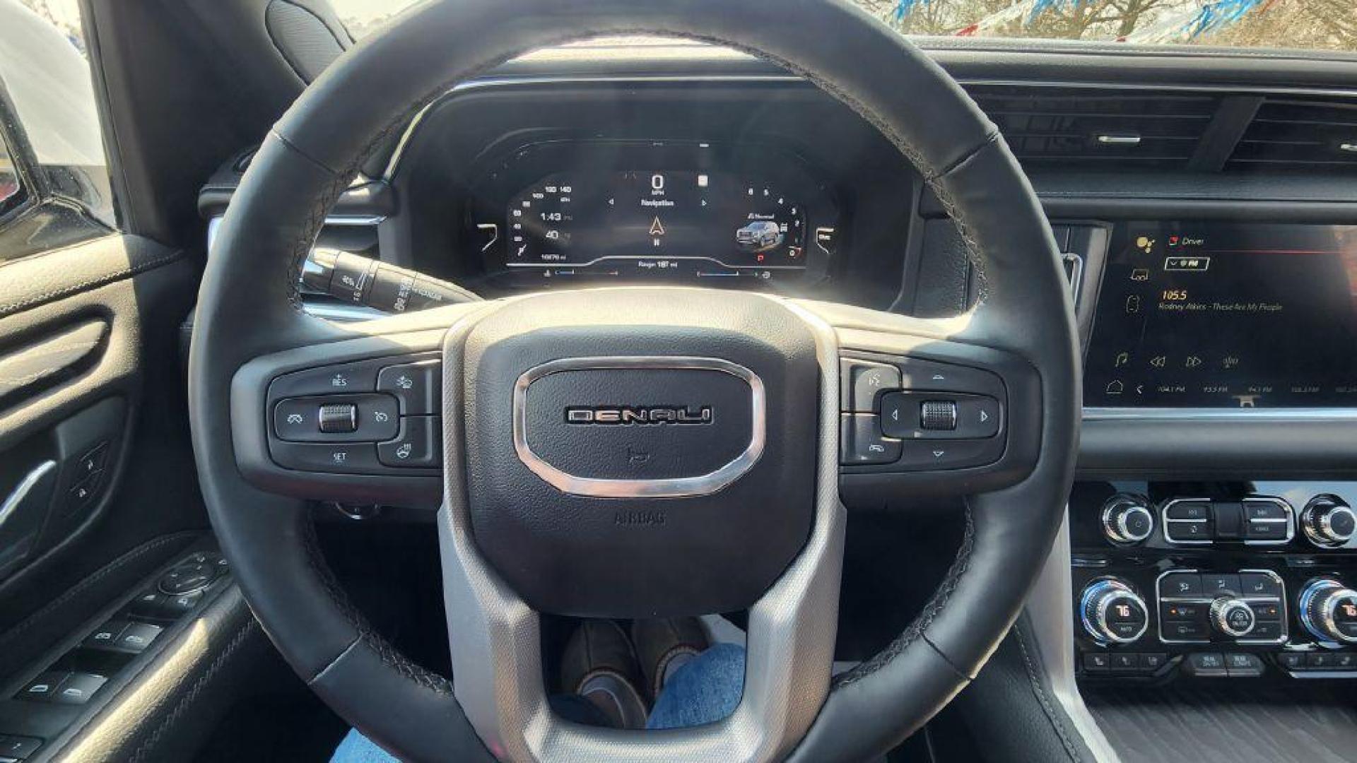 2023 WHITE GMC YUKON XL DENALI - 4WD (1GKS2JKL0PR) with an 6.2L engine, Automatic transmission, located at 101 S. Halleck St., DeMotte, 46310, (219) 987-2922, 41.202343, -87.198189 - Photo#15