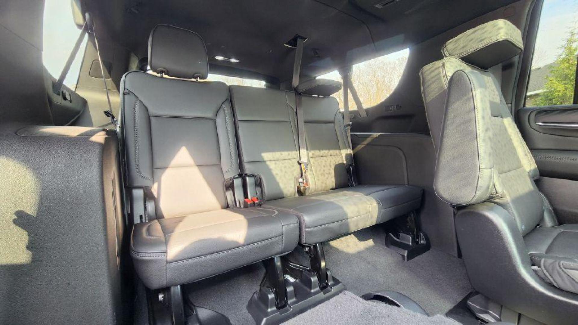 2023 WHITE GMC YUKON XL DENALI - 4WD (1GKS2JKL0PR) with an 6.2L engine, Automatic transmission, located at 101 S. Halleck St., DeMotte, 46310, (219) 987-2922, 41.202343, -87.198189 - Photo#9