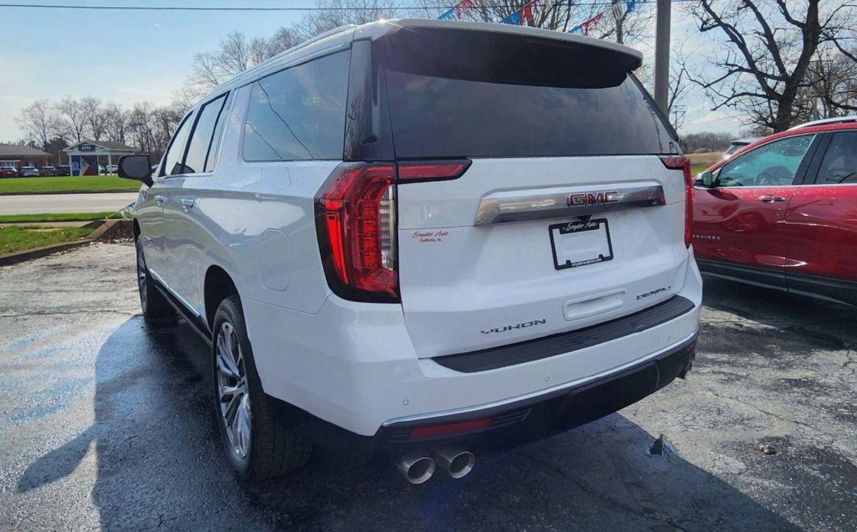 2023 WHITE GMC YUKON XL DENALI - 4WD (1GKS2JKL0PR) with an 6.2L engine, Automatic transmission, located at 101 S. Halleck St., DeMotte, 46310, (219) 987-2922, 41.202343, -87.198189 - Photo#5
