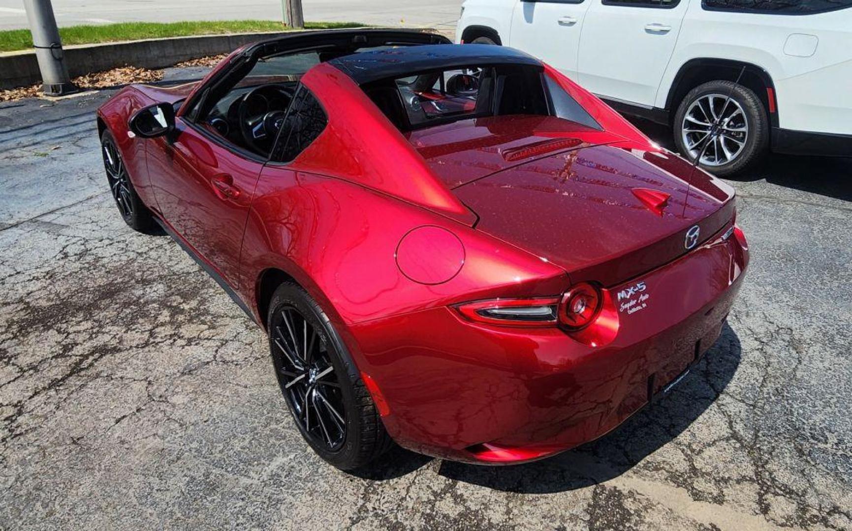 2024 RED MAZDA MX-5 MIATA GRAND TOURING - RWD (JM1NDAM76R0) with an 2.0L engine, Automatic transmission, located at 101 S. Halleck St., DeMotte, 46310, (219) 987-2922, 41.202343, -87.198189 - Photo#7