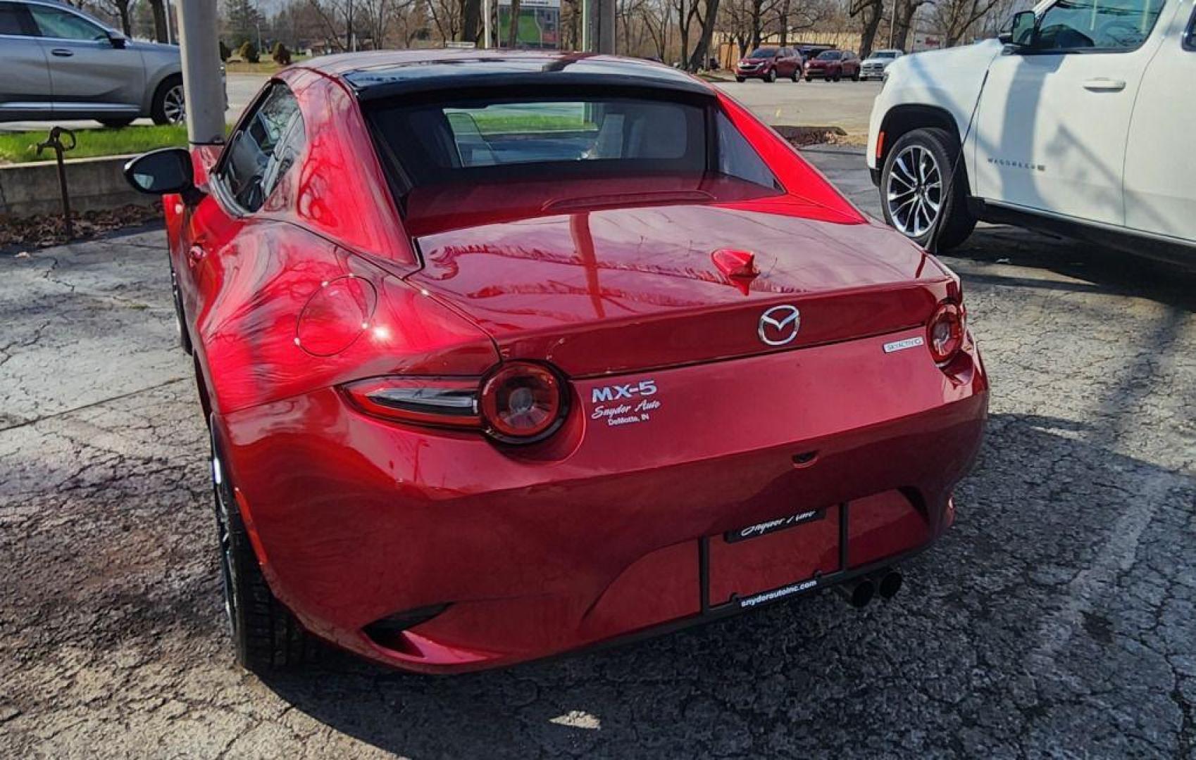 2024 RED MAZDA MX-5 MIATA GRAND TOURING - RWD (JM1NDAM76R0) with an 2.0L engine, Automatic transmission, located at 101 S. Halleck St., DeMotte, 46310, (219) 987-2922, 41.202343, -87.198189 - Photo#6