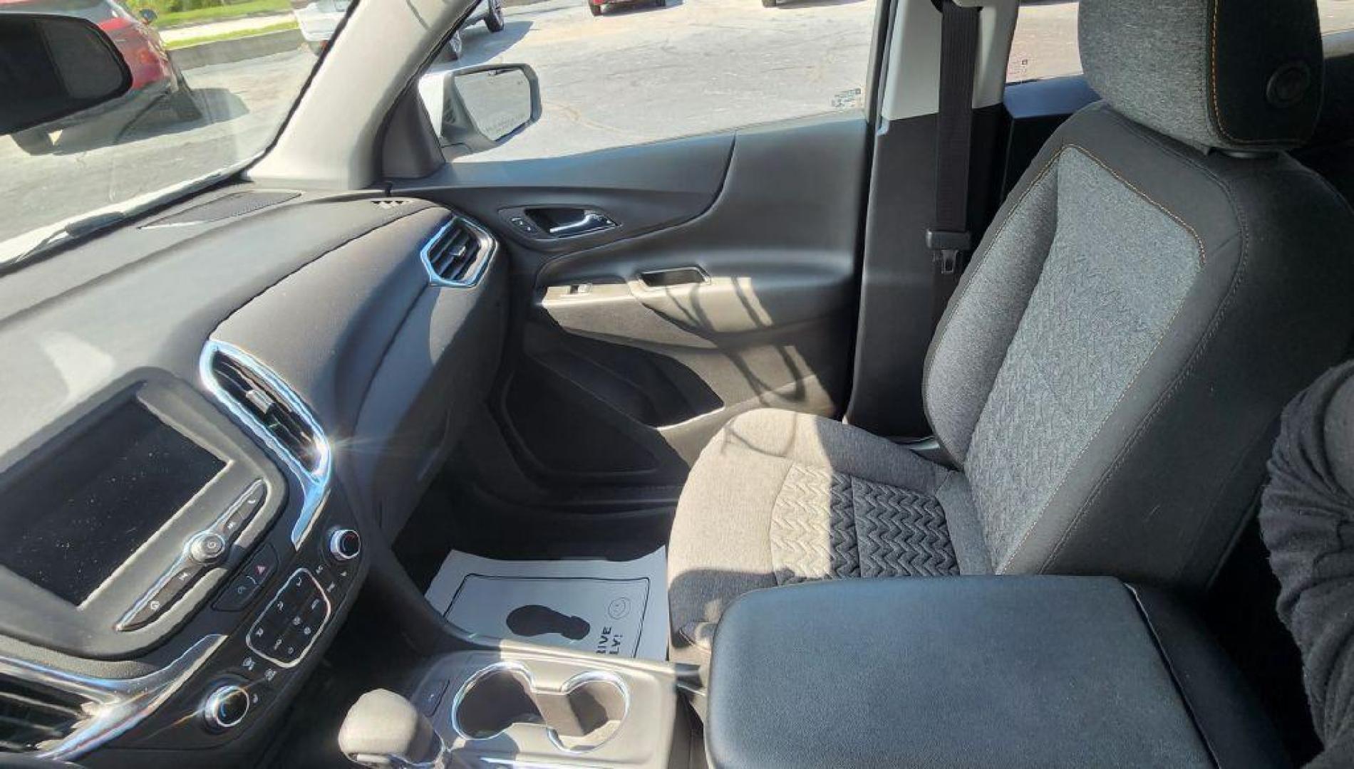 2022 WHITE CHEVROLET EQUINOX LT - AWD (3GNAXUEV6NL) with an 1.5L engine, Automatic transmission, located at 101 S. Halleck St., DeMotte, 46310, (219) 987-2922, 41.202343, -87.198189 - Photo#9