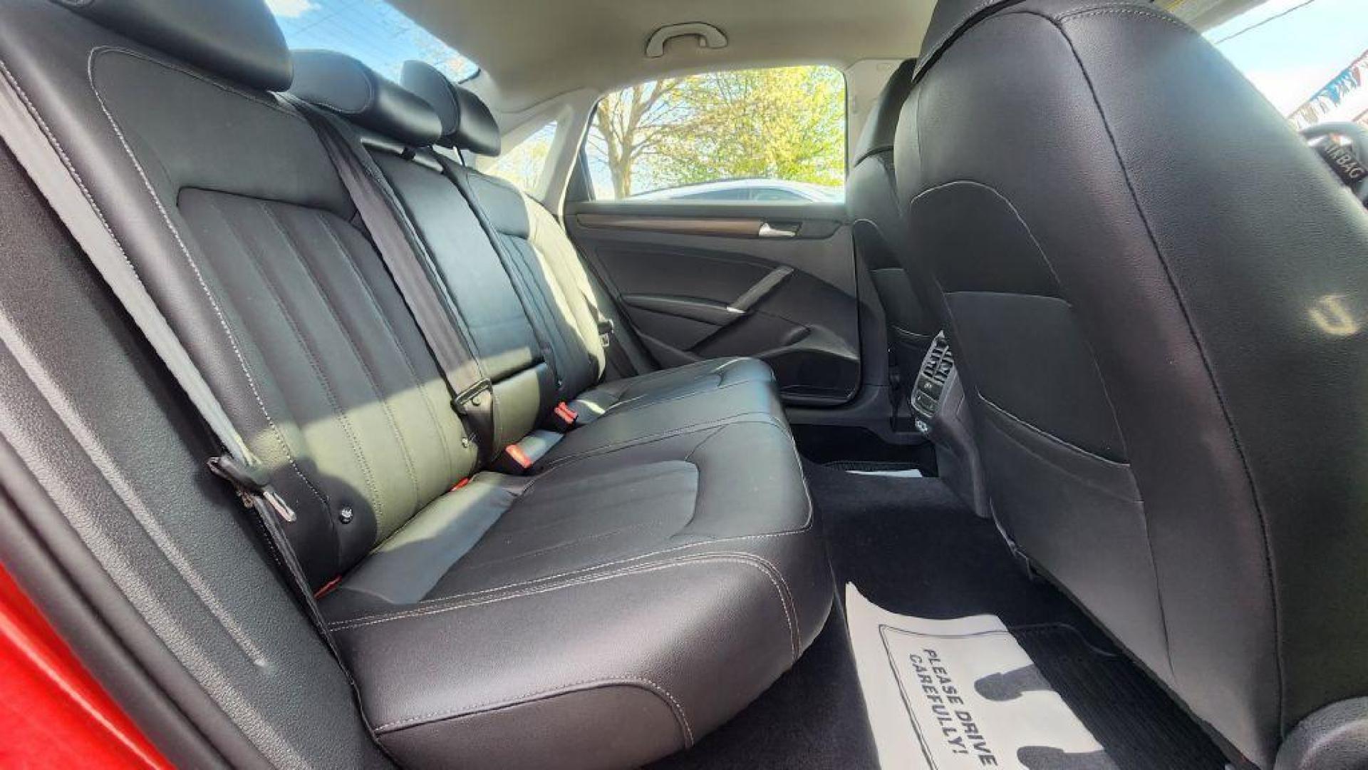 2020 BURGUN VOLKSWAGEN PASSAT SEL - FWD (1VWCA7A39LC) with an 2.0L engine, Automatic transmission, located at 101 S. Halleck St., DeMotte, 46310, (219) 987-2922, 41.202343, -87.198189 - Photo#9