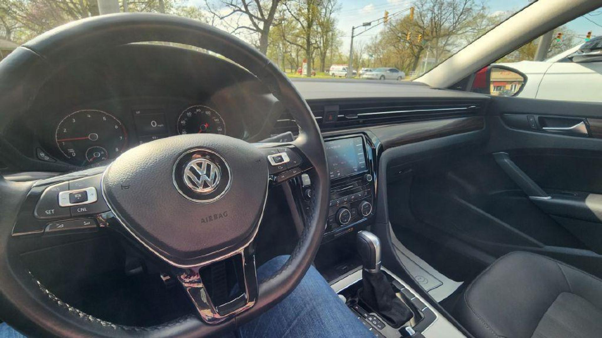 2020 BURGUN VOLKSWAGEN PASSAT SEL - FWD (1VWCA7A39LC) with an 2.0L engine, Automatic transmission, located at 101 S. Halleck St., DeMotte, 46310, (219) 987-2922, 41.202343, -87.198189 - Photo#11