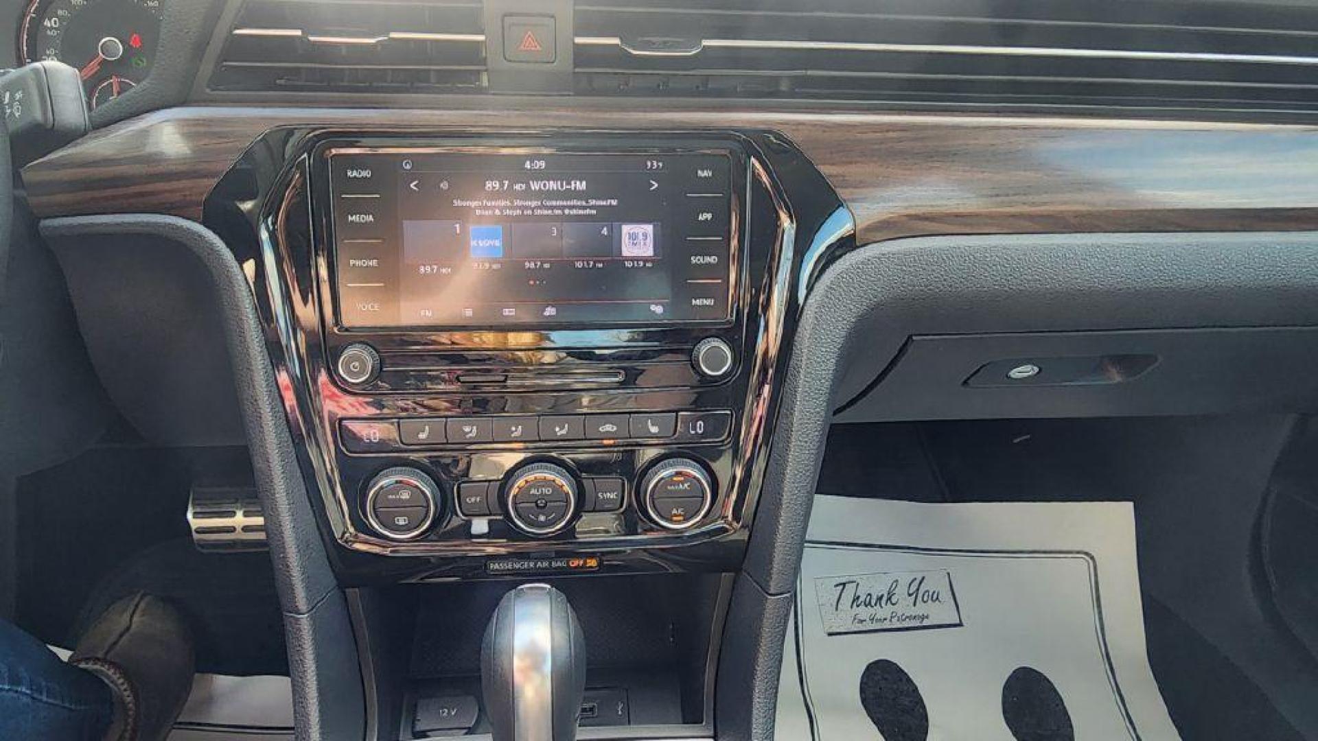 2020 BURGUN VOLKSWAGEN PASSAT SEL - FWD (1VWCA7A39LC) with an 2.0L engine, Automatic transmission, located at 101 S. Halleck St., DeMotte, 46310, (219) 987-2922, 41.202343, -87.198189 - Photo#15