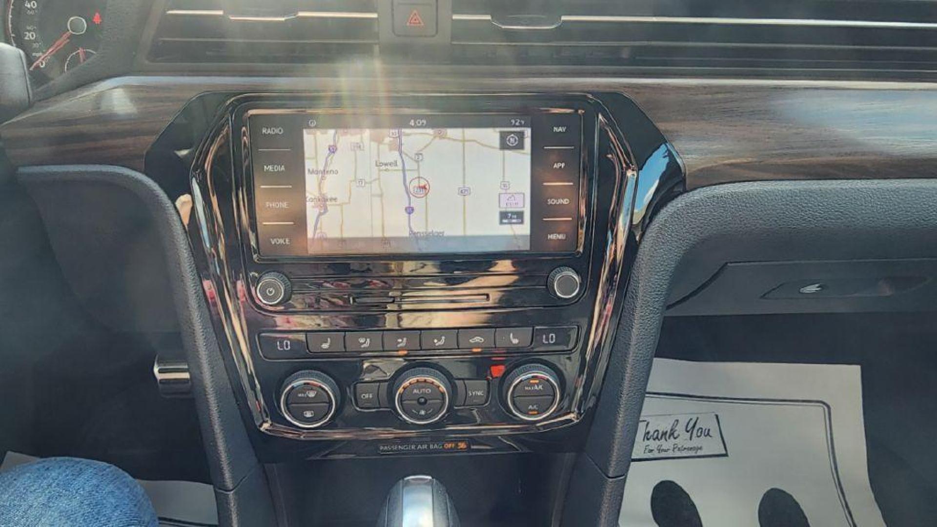 2020 BURGUN VOLKSWAGEN PASSAT SEL - FWD (1VWCA7A39LC) with an 2.0L engine, Automatic transmission, located at 101 S. Halleck St., DeMotte, 46310, (219) 987-2922, 41.202343, -87.198189 - Photo#17