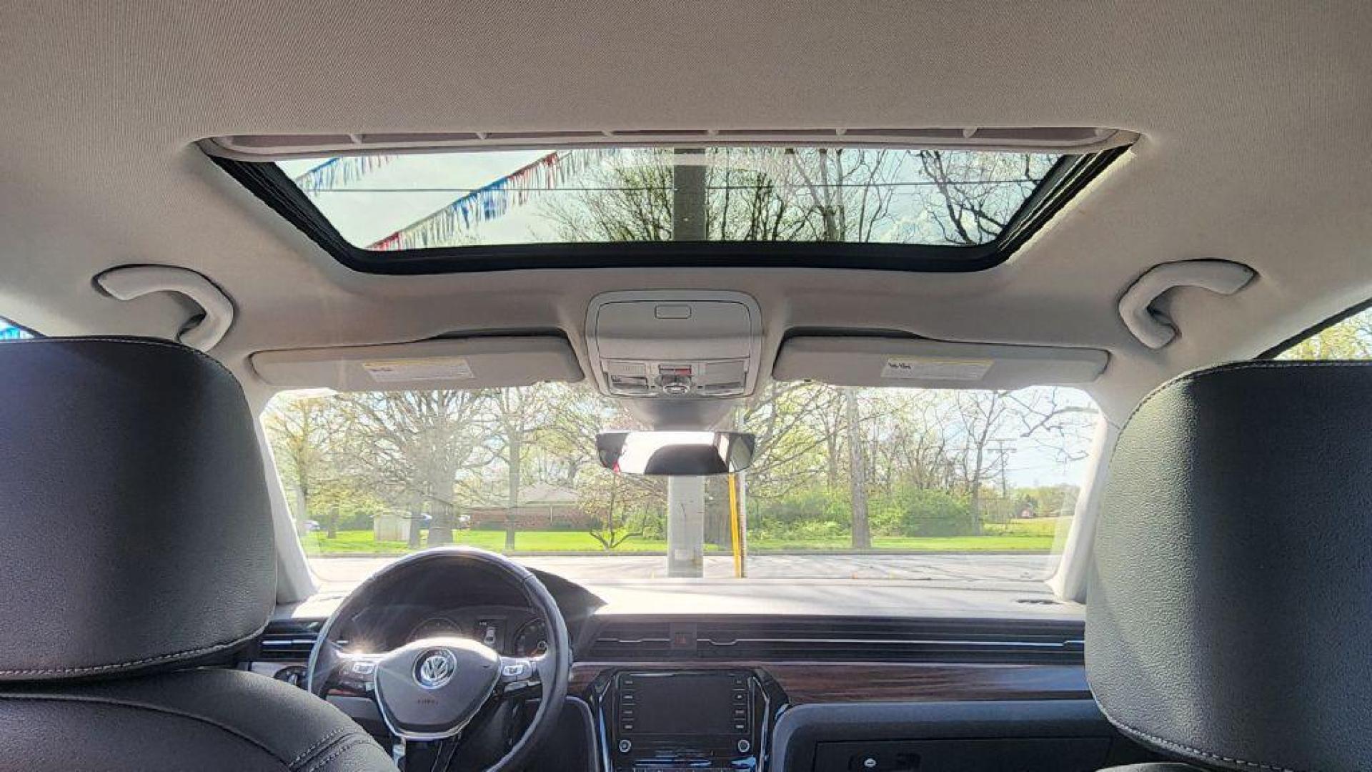 2020 BURGUN VOLKSWAGEN PASSAT SEL - FWD (1VWCA7A39LC) with an 2.0L engine, Automatic transmission, located at 101 S. Halleck St., DeMotte, 46310, (219) 987-2922, 41.202343, -87.198189 - Photo#23