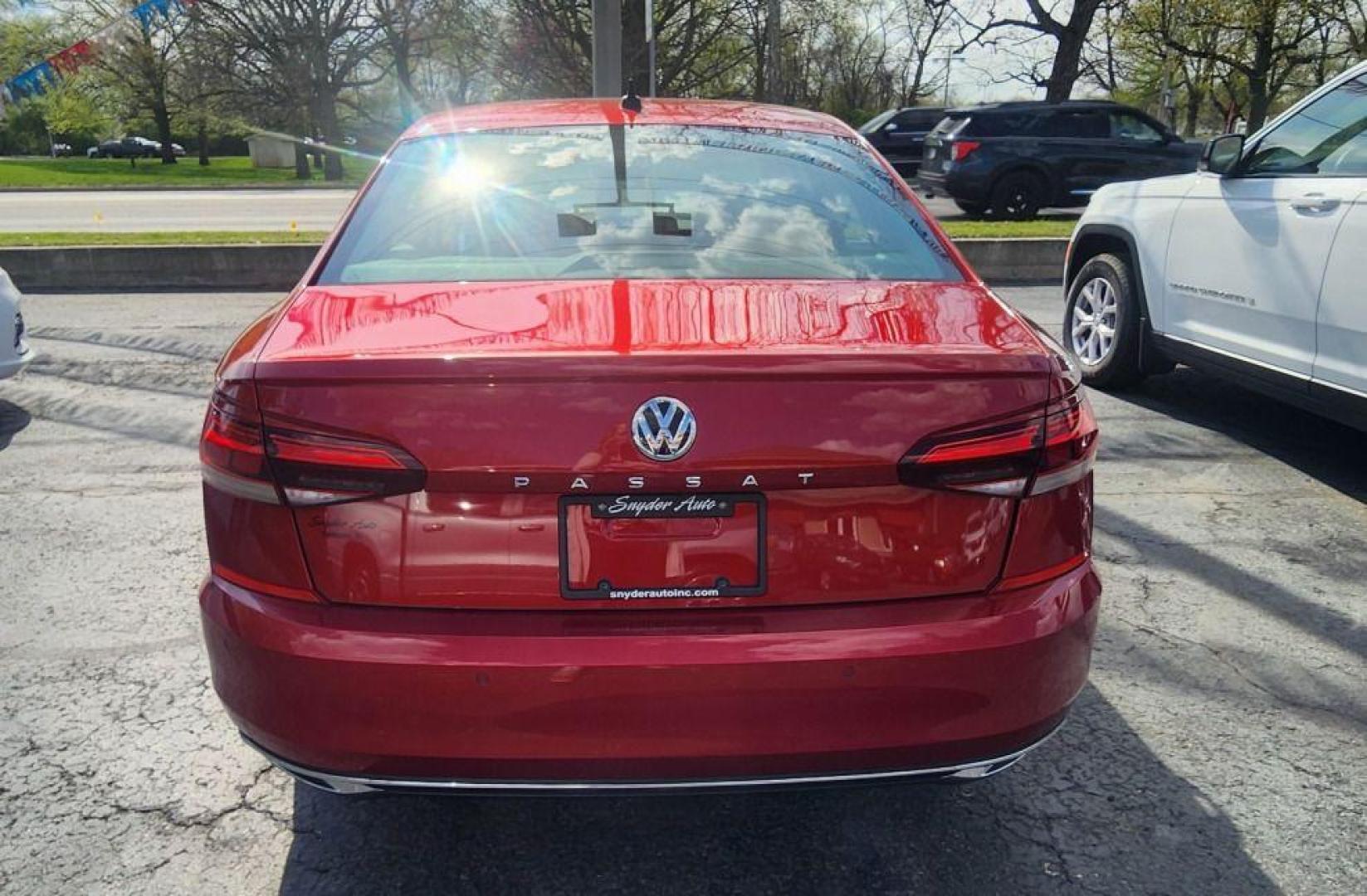 2020 BURGUN VOLKSWAGEN PASSAT SEL - FWD (1VWCA7A39LC) with an 2.0L engine, Automatic transmission, located at 101 S. Halleck St., DeMotte, 46310, (219) 987-2922, 41.202343, -87.198189 - Photo#4