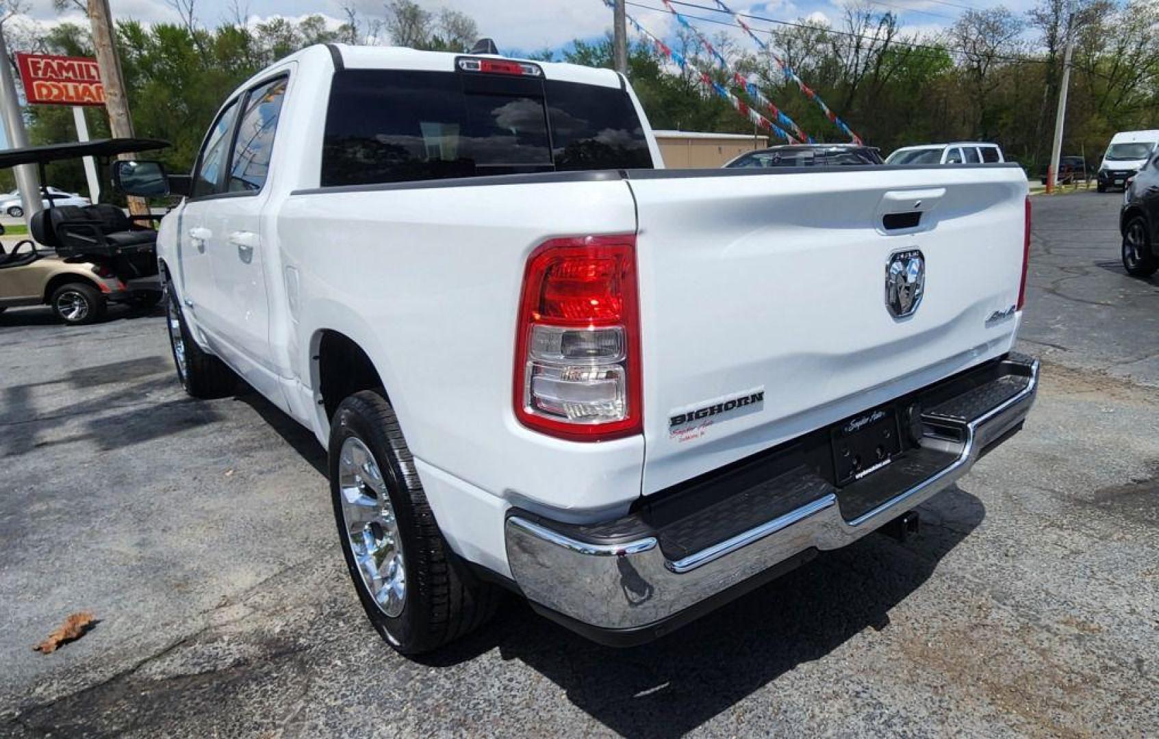 2022 WHITE RAM 1500 BIG HORN/LONE STAR - 4WD (1C6RRFFG0NN) with an 3.6L engine, Automatic transmission, located at 101 S. Halleck St., DeMotte, 46310, (219) 987-2922, 41.202343, -87.198189 - Photo#6