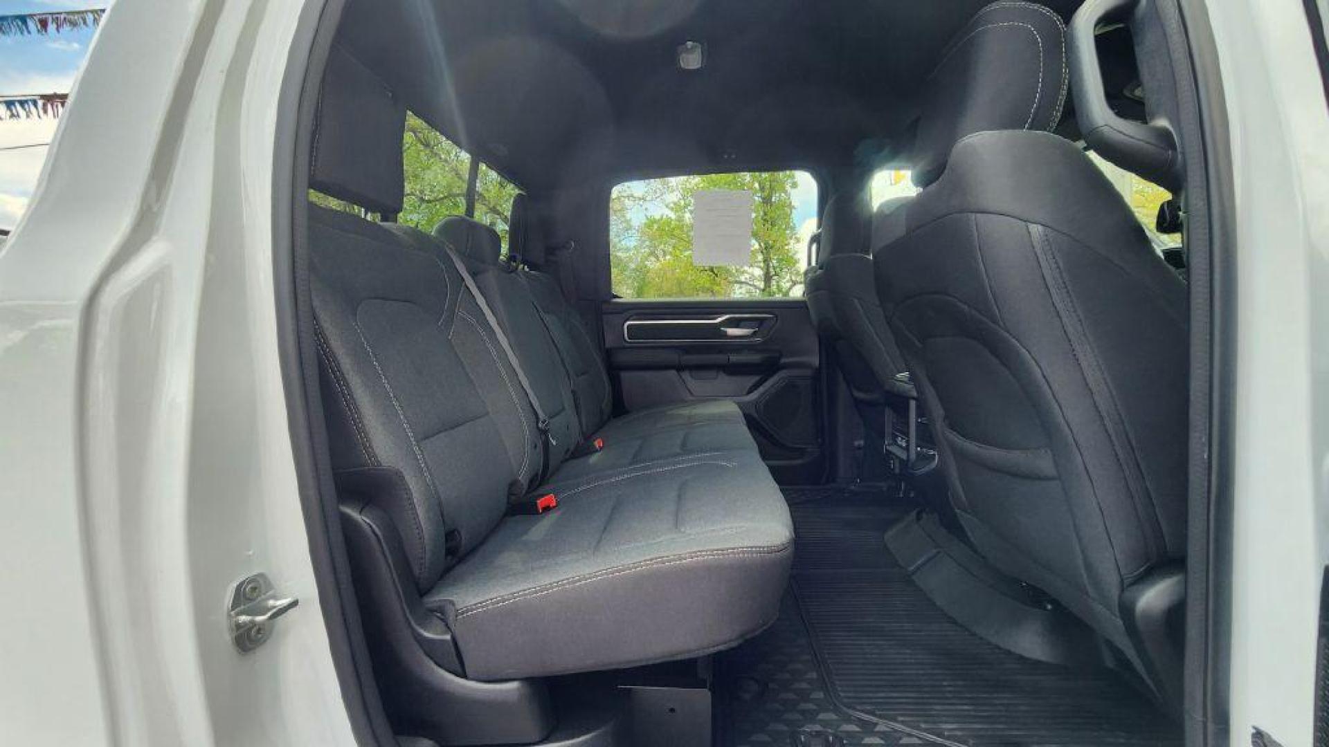 2022 WHITE RAM 1500 BIG HORN/LONE STAR - 4WD (1C6RRFFG0NN) with an 3.6L engine, Automatic transmission, located at 101 S. Halleck St., DeMotte, 46310, (219) 987-2922, 41.202343, -87.198189 - Photo#9