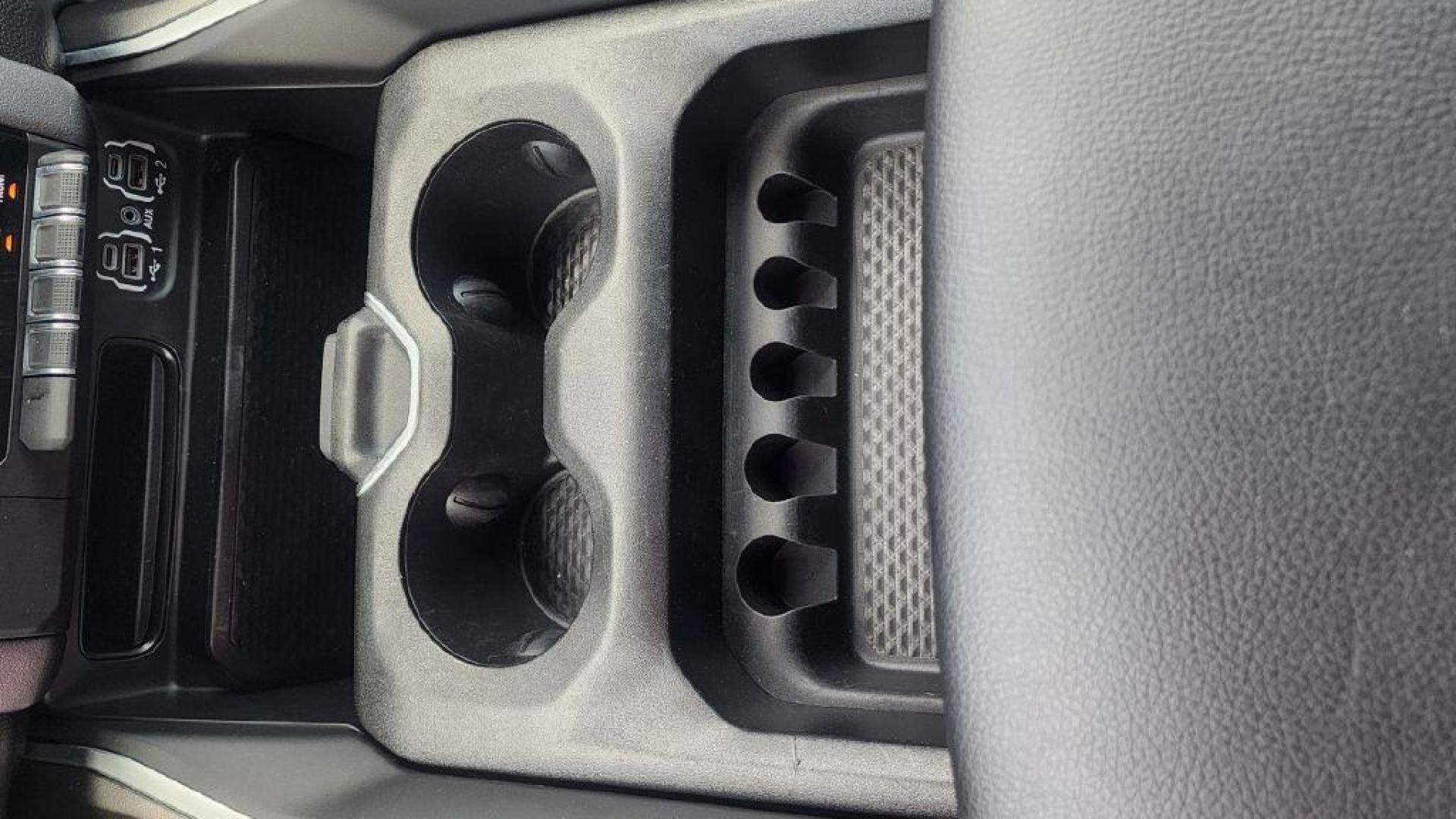 2022 WHITE RAM 1500 BIG HORN/LONE STAR - 4WD (1C6RRFFG0NN) with an 3.6L engine, Automatic transmission, located at 101 S. Halleck St., DeMotte, 46310, (219) 987-2922, 41.202343, -87.198189 - Photo#19