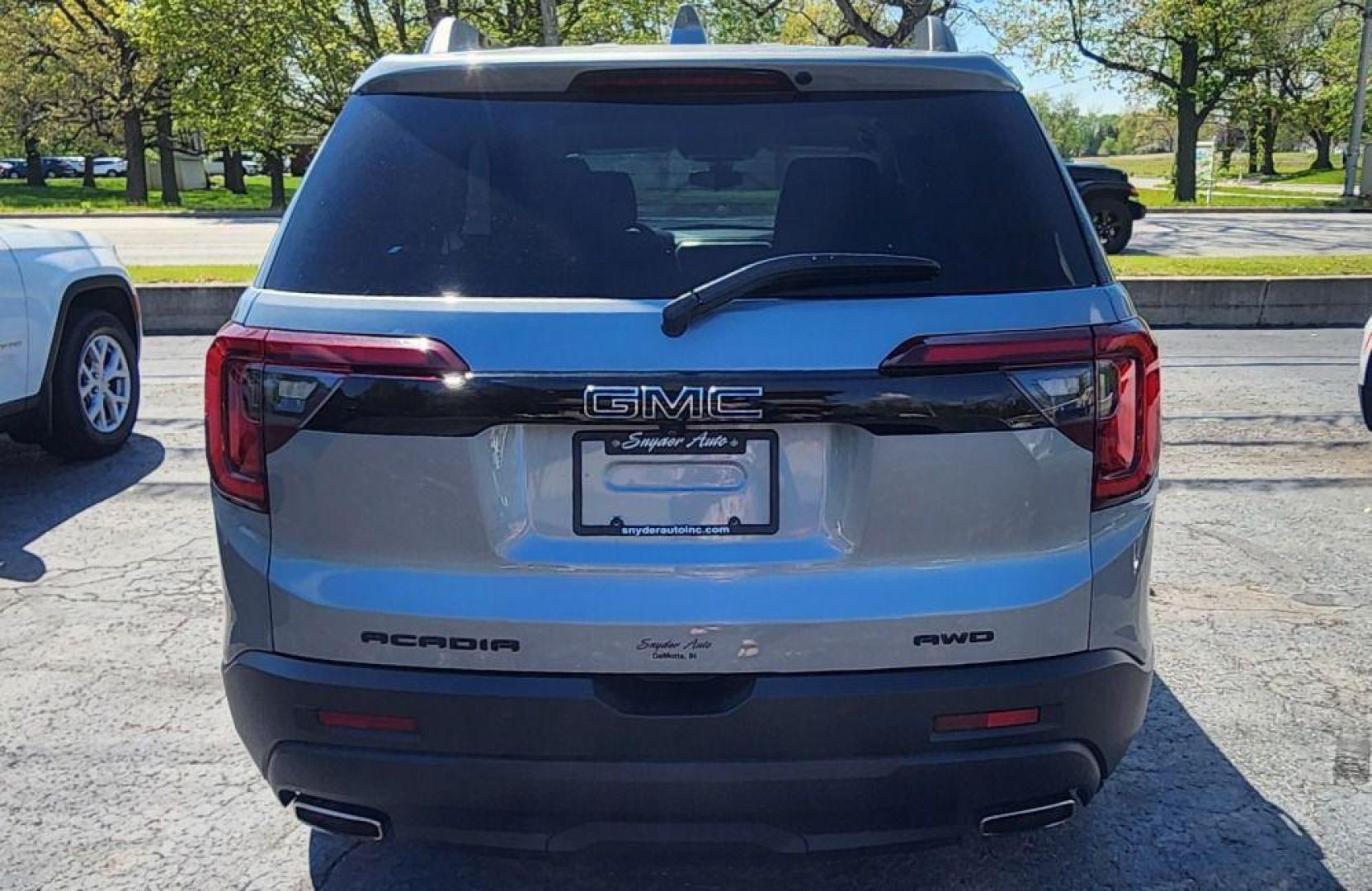 2023 GRAY GMC ACADIA SLE - AWD (1GKKNRL4XPZ) with an 2.0L engine, Automatic transmission, located at 101 S. Halleck St., DeMotte, 46310, (219) 987-2922, 41.202343, -87.198189 - Photo#3