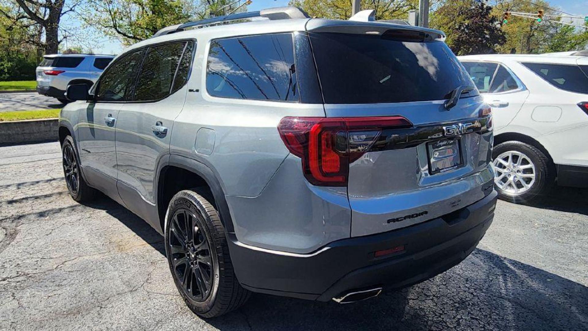 2023 GRAY GMC ACADIA SLE - AWD (1GKKNRL4XPZ) with an 2.0L engine, Automatic transmission, located at 101 S. Halleck St., DeMotte, 46310, (219) 987-2922, 41.202343, -87.198189 - Photo#4