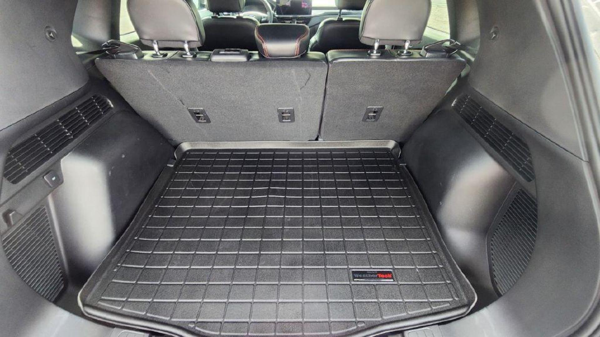 2023 GRAY FORD ESCAPE ST LINE - 4WD (1FMCU9MN8PU) with an 1.5L engine, Automatic transmission, located at 101 S. Halleck St., DeMotte, 46310, (219) 987-2922, 41.202343, -87.198189 - Photo#24