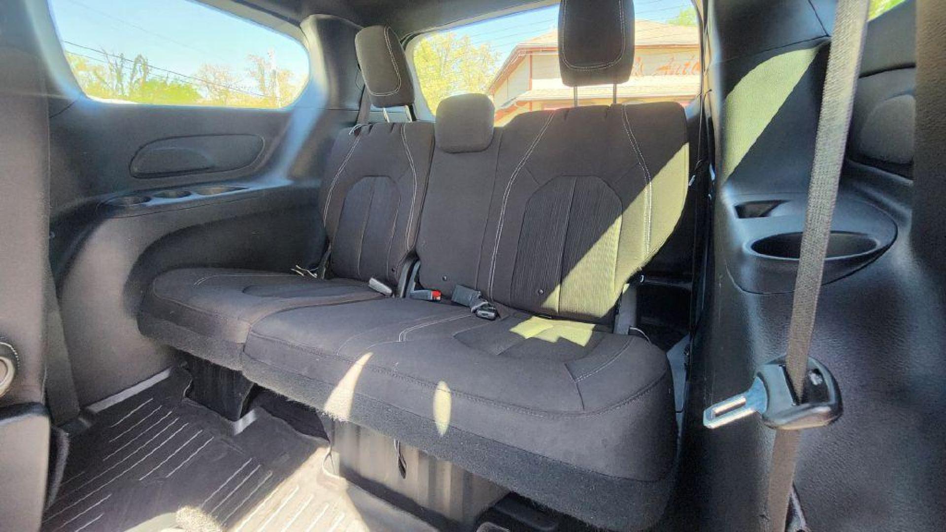 2020 GRAY CHRYSLER PACIFICA TOURING S -FWD (2C4RC1FG8LR) with an 3.6L engine, Automatic transmission, located at 101 S. Halleck St., DeMotte, 46310, (219) 987-2922, 41.202343, -87.198189 - Photo#7