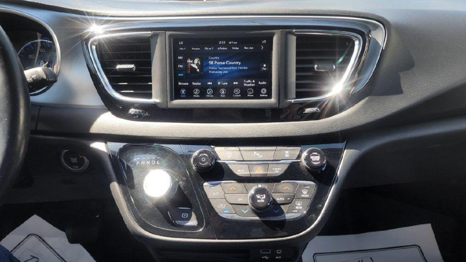 2020 GRAY CHRYSLER PACIFICA TOURING S -FWD (2C4RC1FG8LR) with an 3.6L engine, Automatic transmission, located at 101 S. Halleck St., DeMotte, 46310, (219) 987-2922, 41.202343, -87.198189 - Photo#16