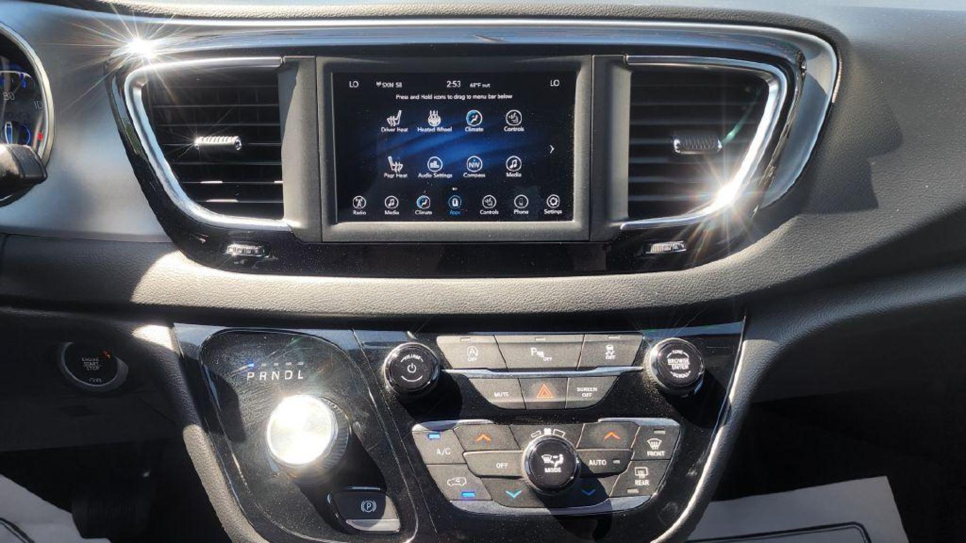 2020 GRAY CHRYSLER PACIFICA TOURING S -FWD (2C4RC1FG8LR) with an 3.6L engine, Automatic transmission, located at 101 S. Halleck St., DeMotte, 46310, (219) 987-2922, 41.202343, -87.198189 - Photo#17