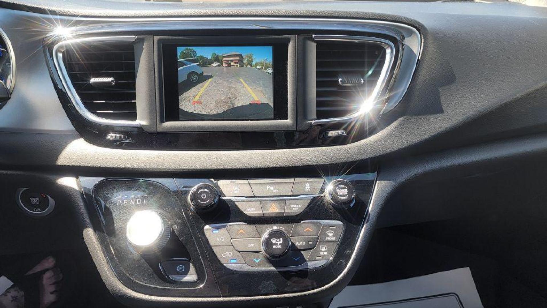 2020 GRAY CHRYSLER PACIFICA TOURING S -FWD (2C4RC1FG8LR) with an 3.6L engine, Automatic transmission, located at 101 S. Halleck St., DeMotte, 46310, (219) 987-2922, 41.202343, -87.198189 - Photo#18