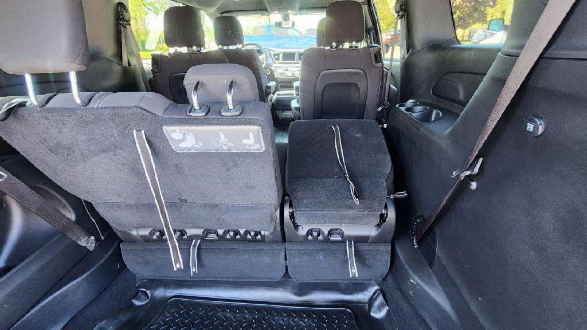 2020 GRAY CHRYSLER PACIFICA TOURING S -FWD (2C4RC1FG8LR) with an 3.6L engine, Automatic transmission, located at 101 S. Halleck St., DeMotte, 46310, (219) 987-2922, 41.202343, -87.198189 - Photo#28