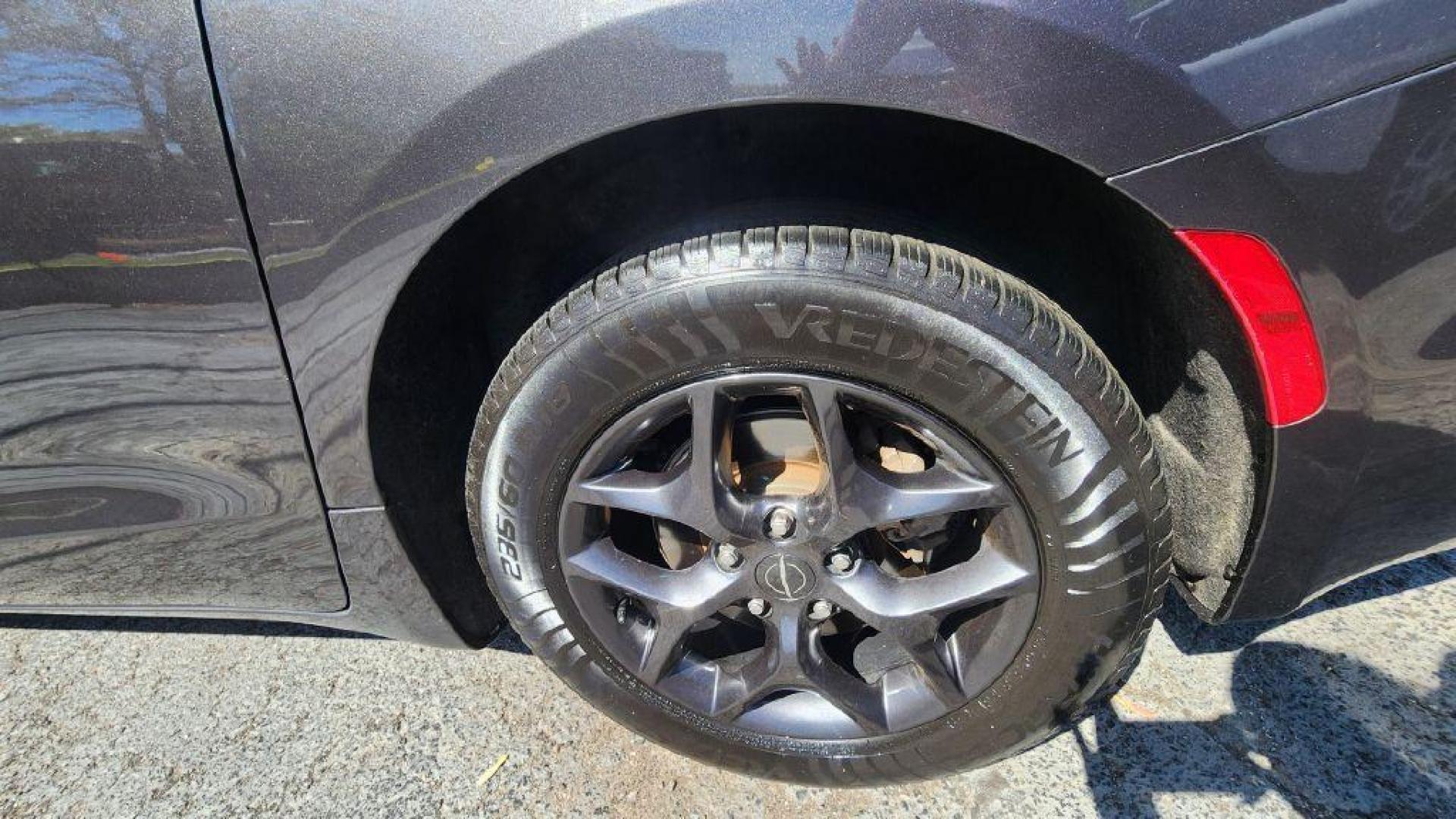 2020 GRAY CHRYSLER PACIFICA TOURING S -FWD (2C4RC1FG8LR) with an 3.6L engine, Automatic transmission, located at 101 S. Halleck St., DeMotte, 46310, (219) 987-2922, 41.202343, -87.198189 - Photo#29