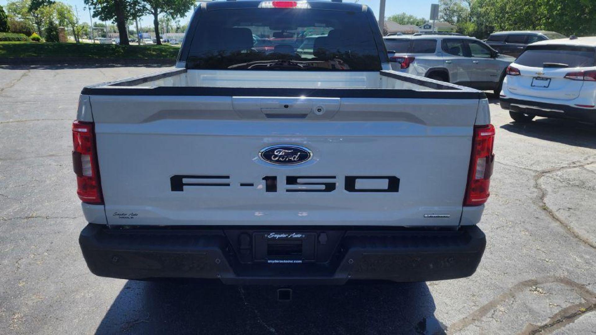 2023 GRAY FORD F150 SUPERCREW - 4WD (1FTEW1EP0PK) with an 2.7L engine, Automatic transmission, located at 101 S. Halleck St., DeMotte, 46310, (219) 987-2922, 41.202343, -87.198189 - Photo#4