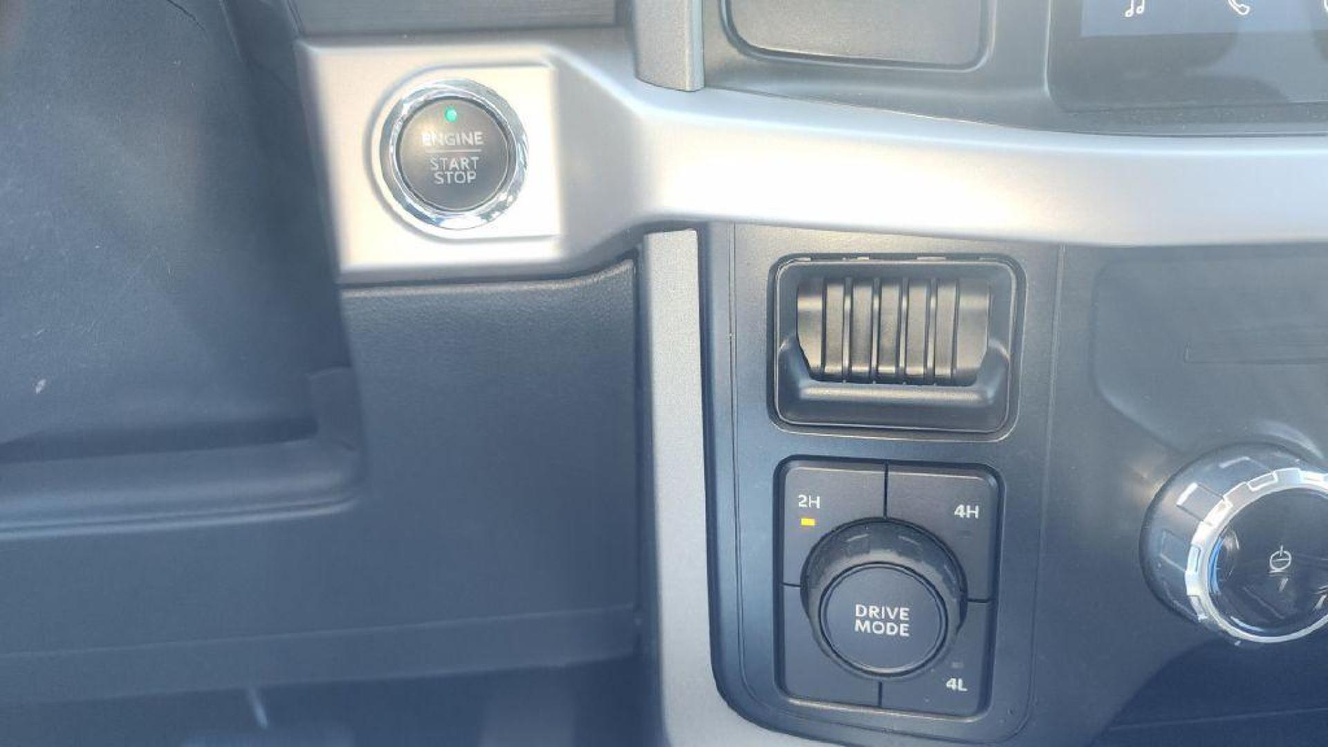 2023 GRAY FORD F150 SUPERCREW - 4WD (1FTEW1EP0PK) with an 2.7L engine, Automatic transmission, located at 101 S. Halleck St., DeMotte, 46310, (219) 987-2922, 41.202343, -87.198189 - Photo#22