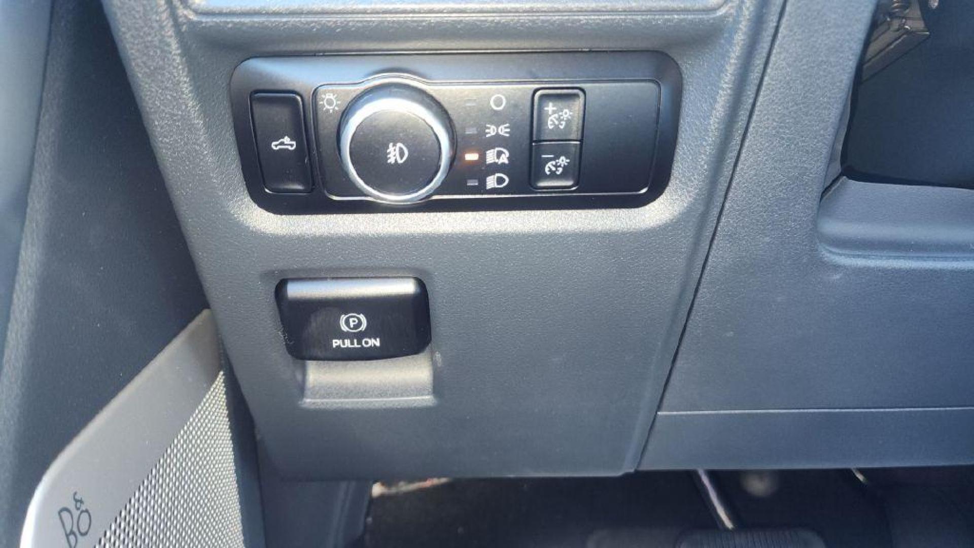 2023 GRAY FORD F150 SUPERCREW - 4WD (1FTEW1EP0PK) with an 2.7L engine, Automatic transmission, located at 101 S. Halleck St., DeMotte, 46310, (219) 987-2922, 41.202343, -87.198189 - Photo#23