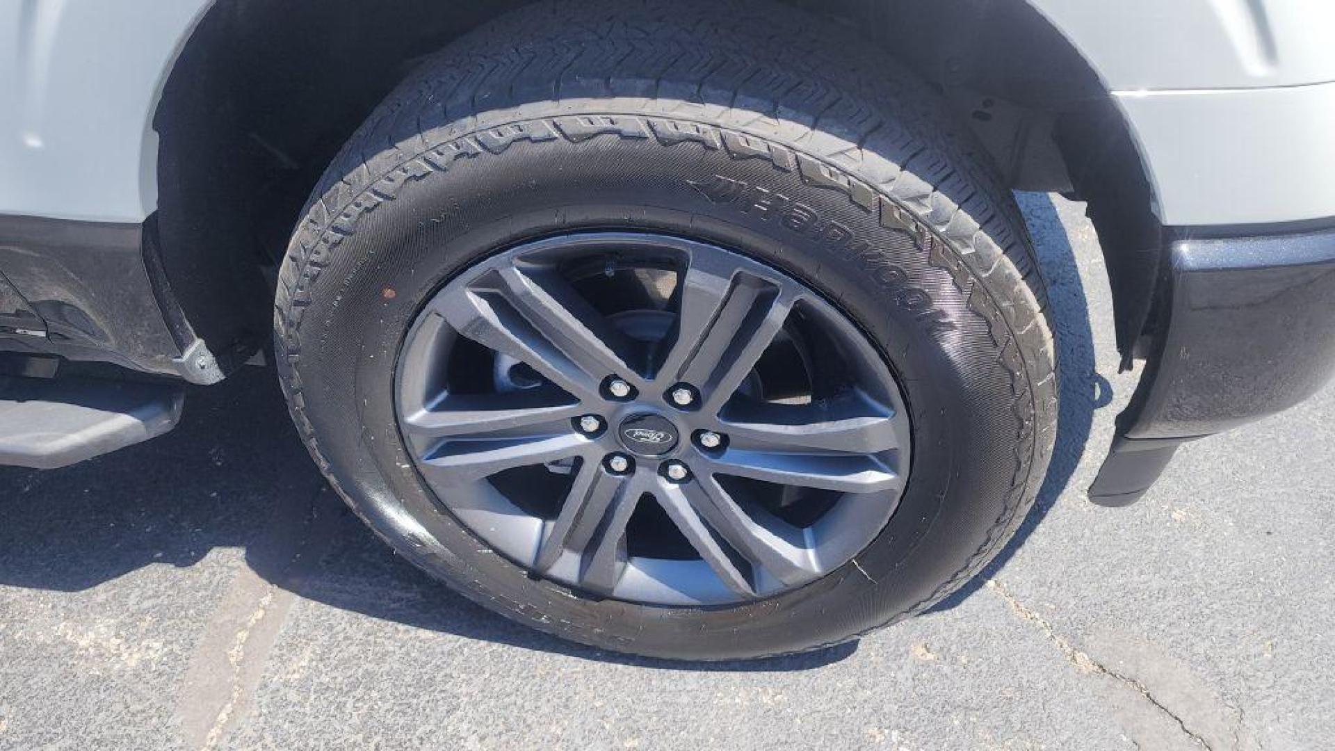 2023 GRAY FORD F150 SUPERCREW - 4WD (1FTEW1EP0PK) with an 2.7L engine, Automatic transmission, located at 101 S. Halleck St., DeMotte, 46310, (219) 987-2922, 41.202343, -87.198189 - Photo#26