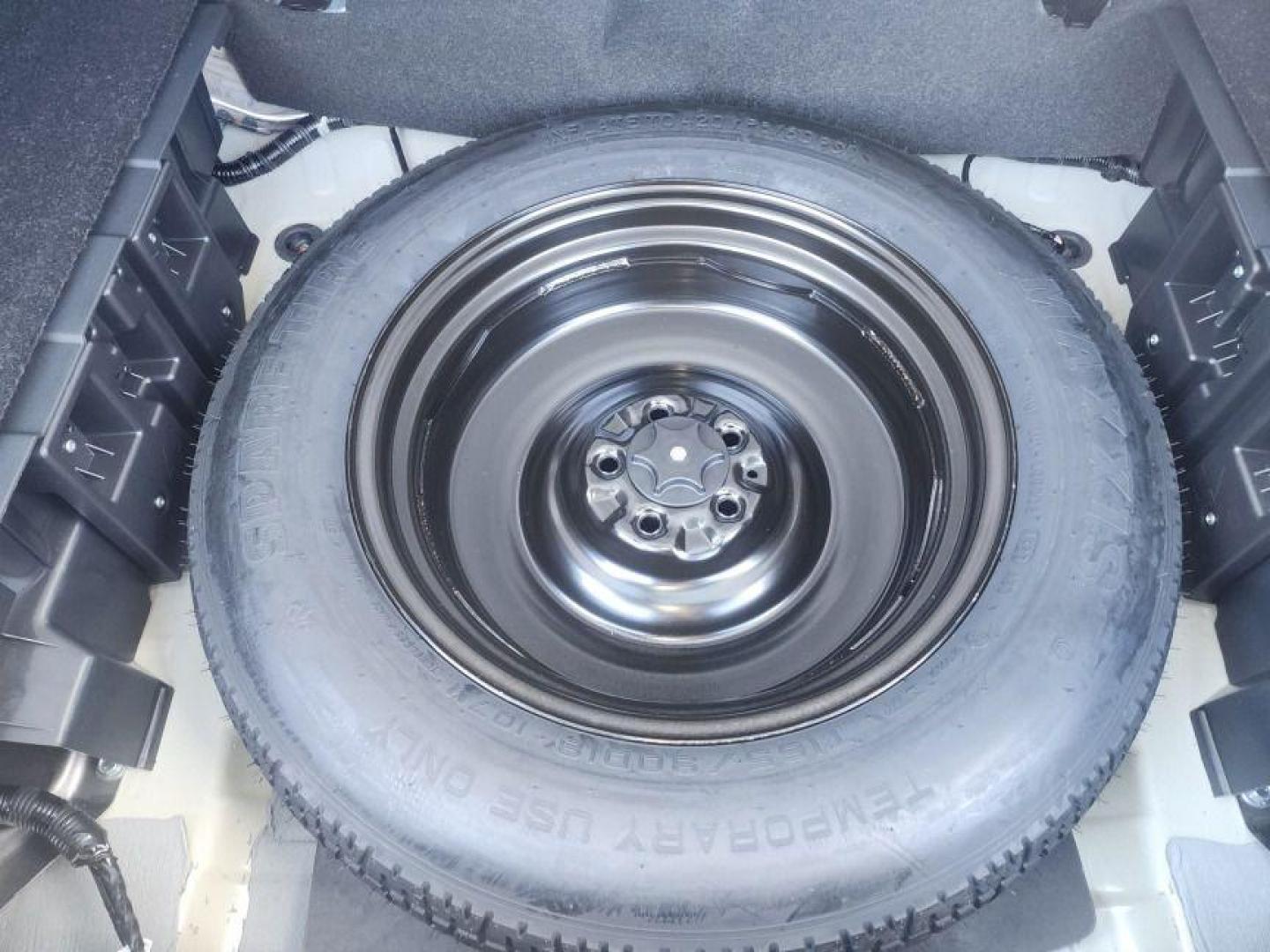 2024 WHITE NISSAN MURANO - AWD SV (5N1AZ2BSXRC) with an 3.5L engine, Continuously Variable transmission, located at 101 S. Halleck St., DeMotte, 46310, (219) 987-2922, 41.202343, -87.198189 - Photo#21