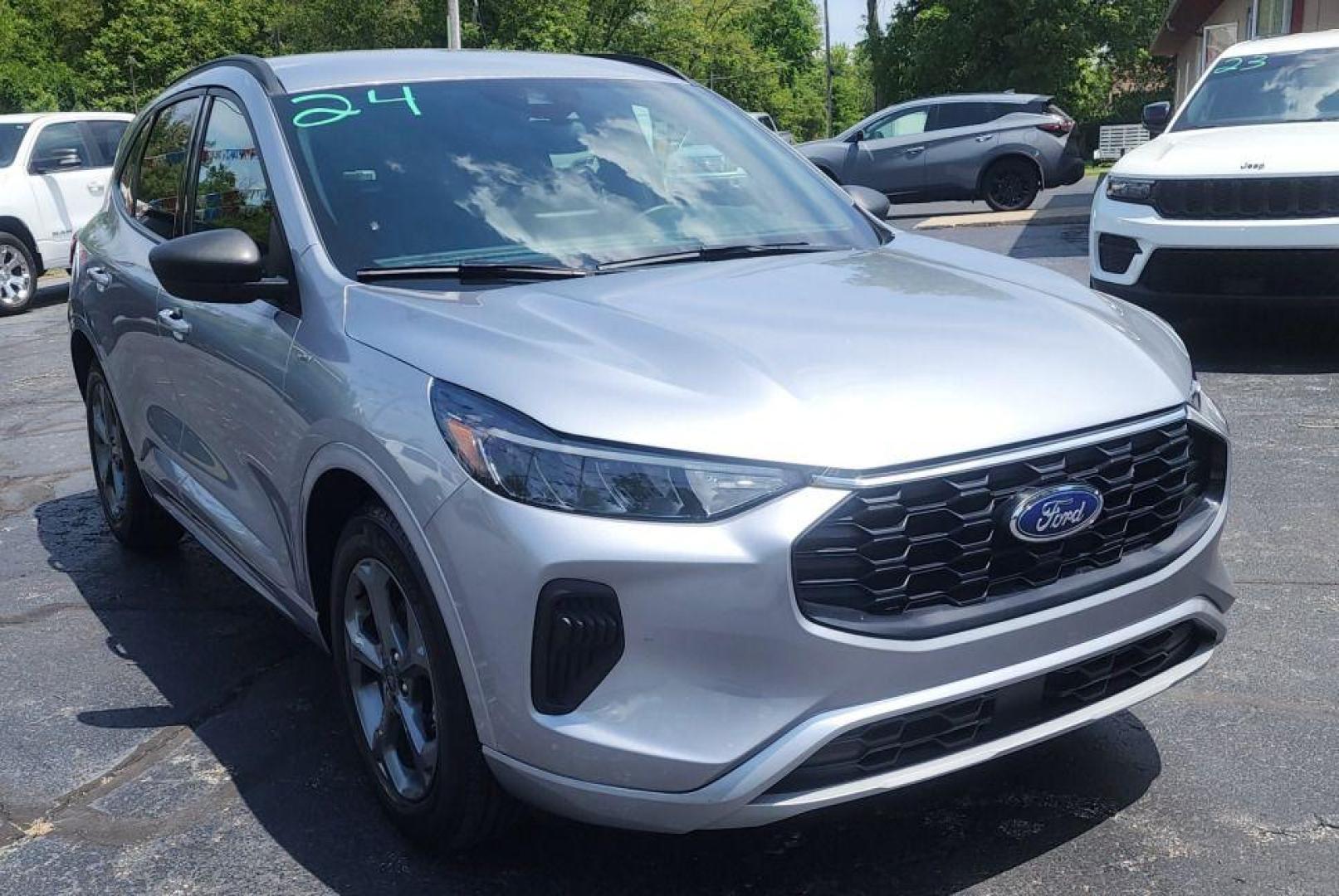 2024 SILVER FORD ESCAPE ST LINE (1FMCU0MNXRU) with an 1.5L engine, Automatic transmission, located at 101 S. Halleck St., DeMotte, 46310, (219) 987-2922, 41.202343, -87.198189 - Photo#2