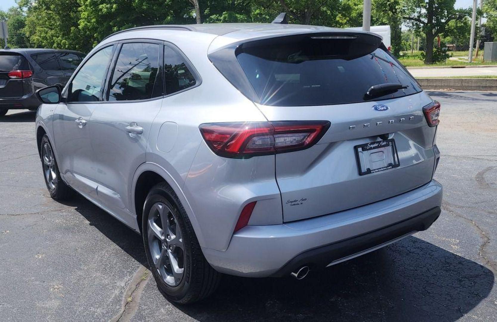 2024 SILVER FORD ESCAPE ST LINE (1FMCU0MNXRU) with an 1.5L engine, Automatic transmission, located at 101 S. Halleck St., DeMotte, 46310, (219) 987-2922, 41.202343, -87.198189 - Photo#4