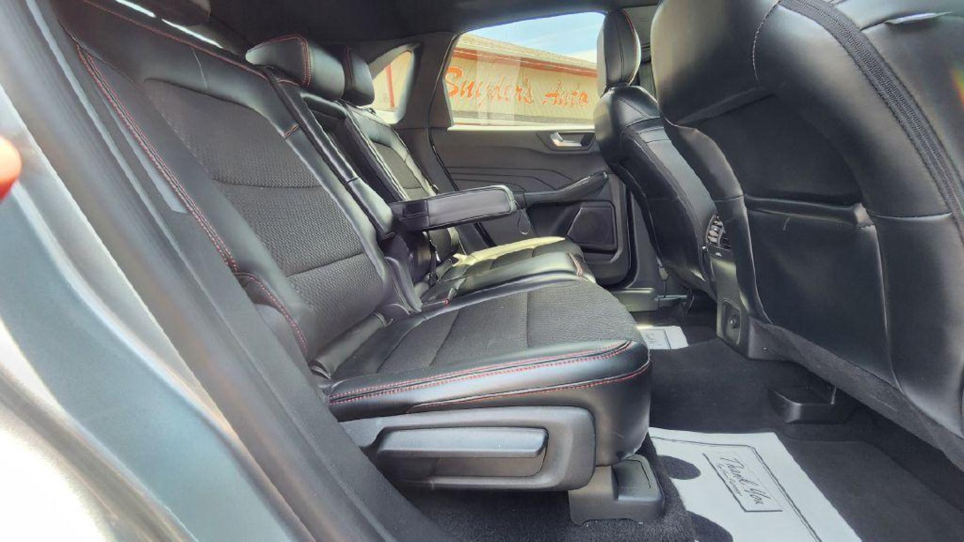 2024 SILVER FORD ESCAPE ST LINE (1FMCU0MNXRU) with an 1.5L engine, Automatic transmission, located at 101 S. Halleck St., DeMotte, 46310, (219) 987-2922, 41.202343, -87.198189 - Photo#7