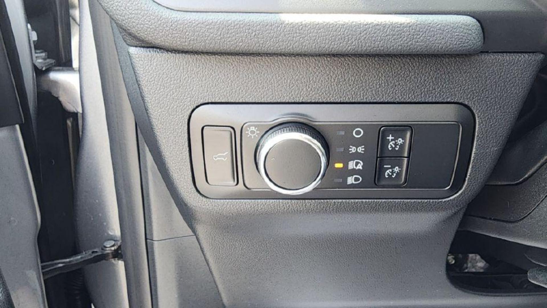 2024 SILVER FORD ESCAPE ST LINE (1FMCU0MNXRU) with an 1.5L engine, Automatic transmission, located at 101 S. Halleck St., DeMotte, 46310, (219) 987-2922, 41.202343, -87.198189 - Photo#17