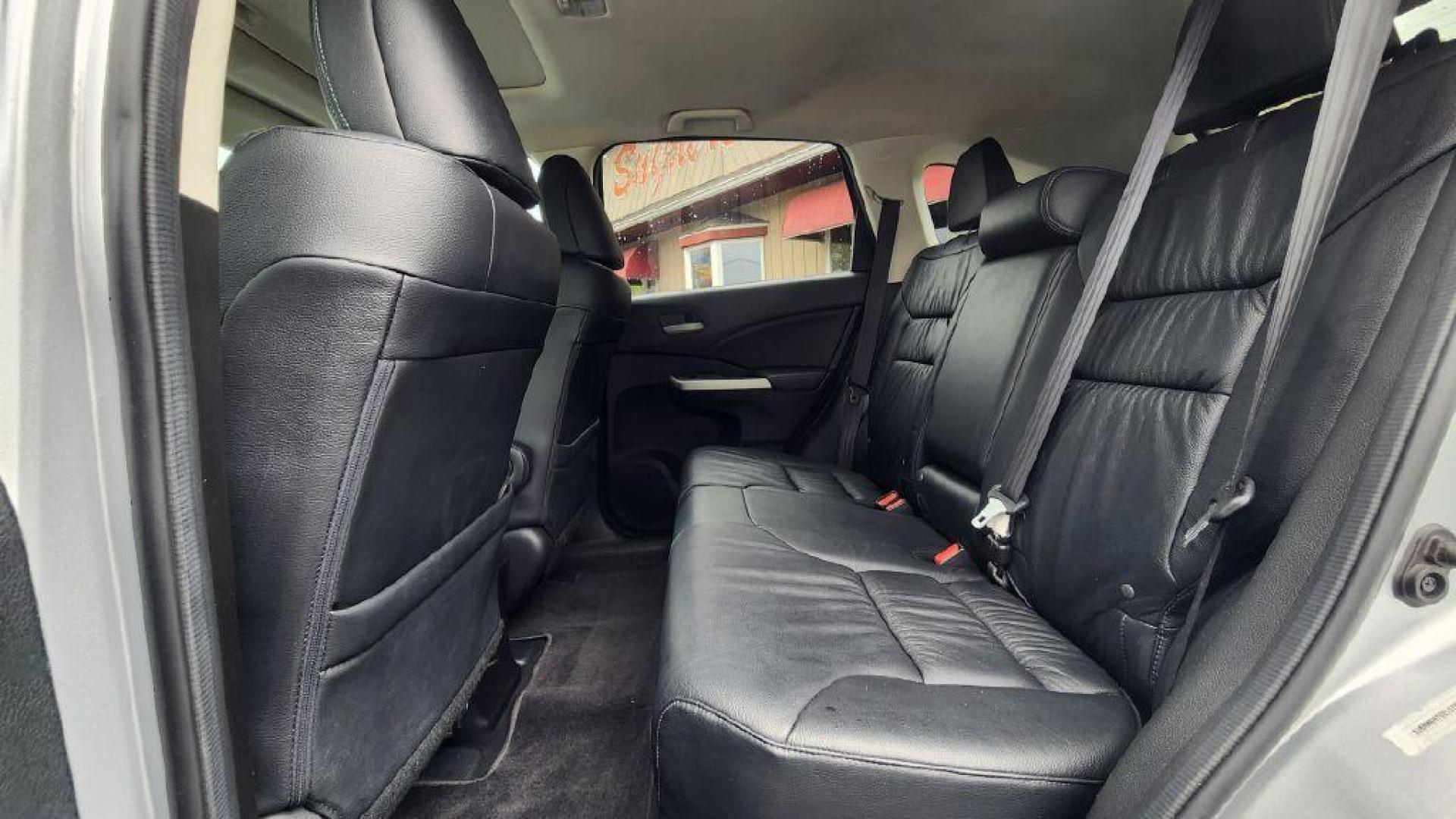 2014 SILVER HONDA CR-V EXL - AWD (5J6RM4H70EL) with an 2.4L engine, Automatic transmission, located at 101 S. Halleck St., DeMotte, 46310, (219) 987-2922, 41.202343, -87.198189 - Photo#5