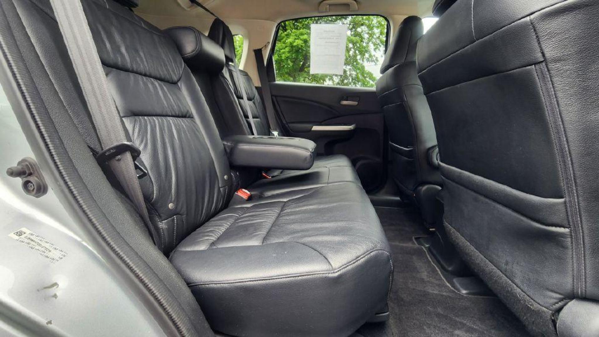 2014 SILVER HONDA CR-V EXL - AWD (5J6RM4H70EL) with an 2.4L engine, Automatic transmission, located at 101 S. Halleck St., DeMotte, 46310, (219) 987-2922, 41.202343, -87.198189 - Photo#6