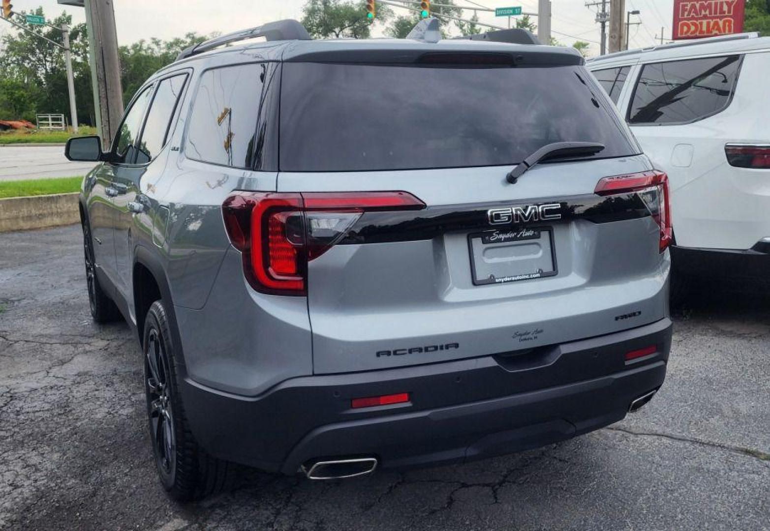 2023 GRAY GMC ACADIA SLE - AWD (1GKKNRL49PZ) with an 2.0L engine, Automatic transmission, located at 101 S. Halleck St., DeMotte, 46310, (219) 987-2922, 41.202343, -87.198189 - Photo#3