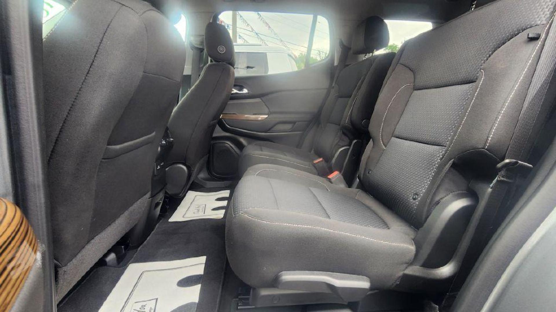 2023 GRAY GMC ACADIA SLE - AWD (1GKKNRL49PZ) with an 2.0L engine, Automatic transmission, located at 101 S. Halleck St., DeMotte, 46310, (219) 987-2922, 41.202343, -87.198189 - Photo#5