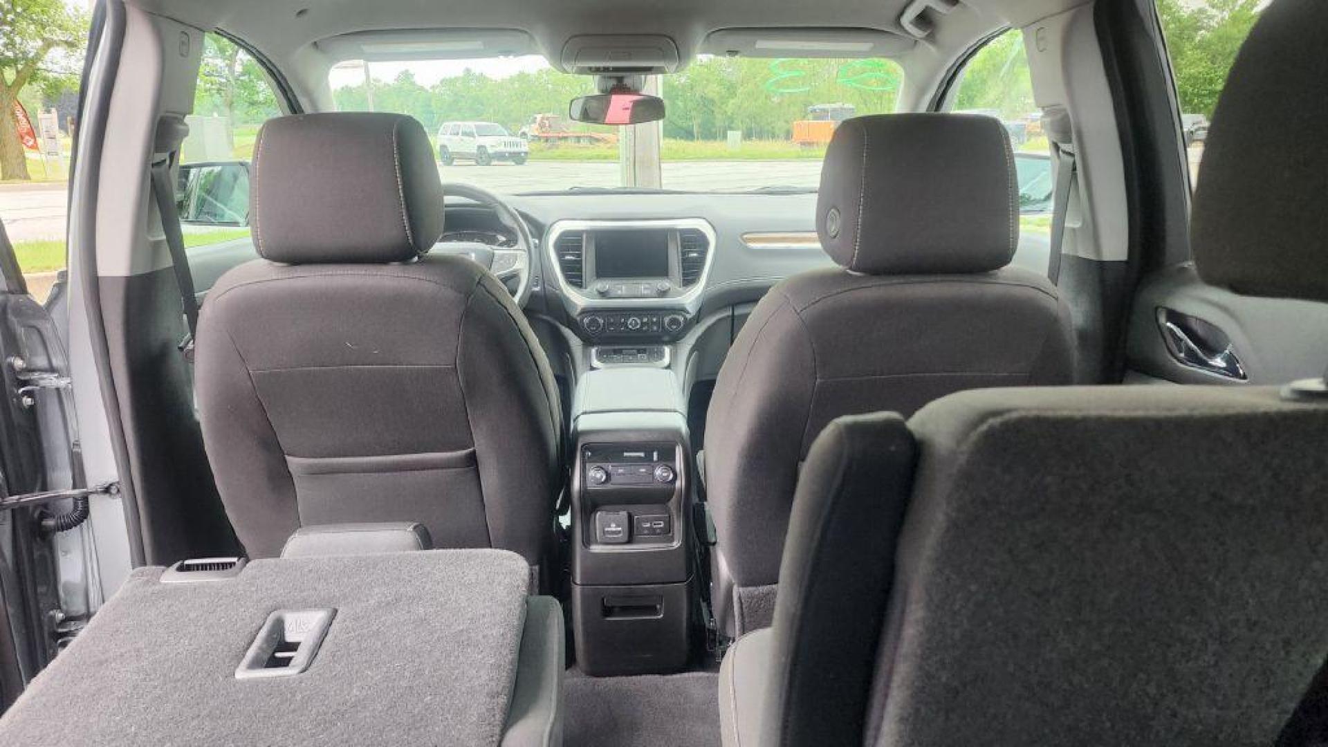 2023 GRAY GMC ACADIA SLE - AWD (1GKKNRL49PZ) with an 2.0L engine, Automatic transmission, located at 101 S. Halleck St., DeMotte, 46310, (219) 987-2922, 41.202343, -87.198189 - Photo#23
